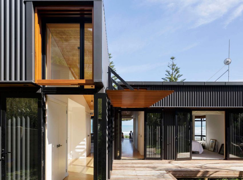 A Small Modern Beach House with Stunning Views in Gisborne, New Zealand by Irving Smith Jack Architects (2)