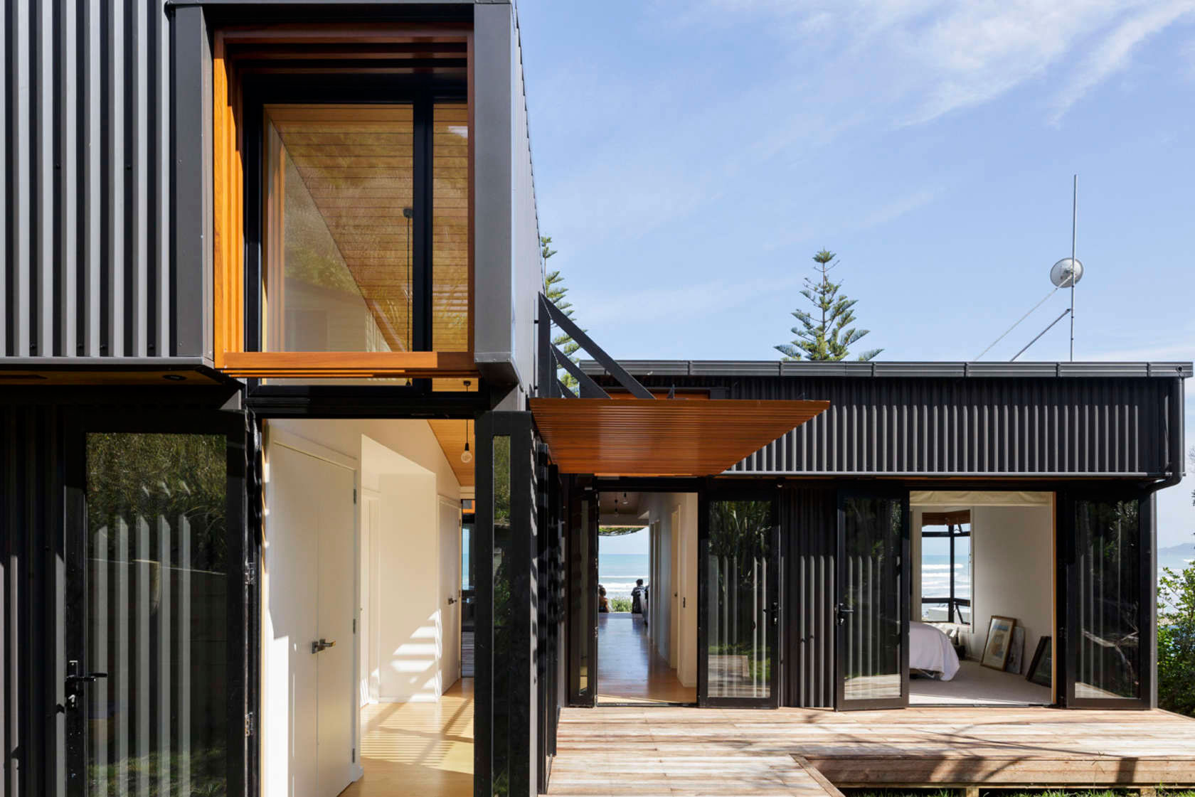 A Small Modern Beach House with Stunning Views in Gisborne, New Zealand by Irving Smith Jack Architects (2)
