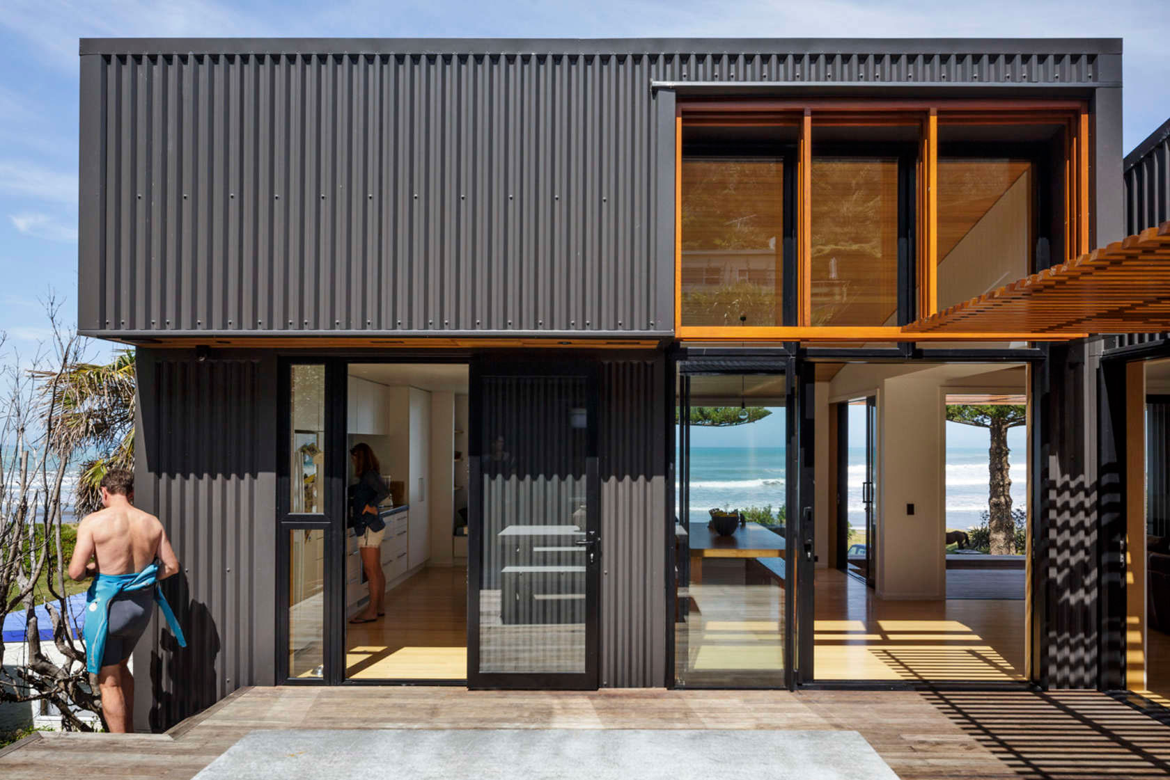 A Small Modern Beach House with Stunning Views in Gisborne, New Zealand by Irving Smith Jack Architects (3)