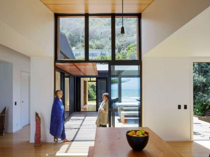 A Small Modern Beach House with Stunning Views in Gisborne, New Zealand by Irving Smith Jack Architects (7)