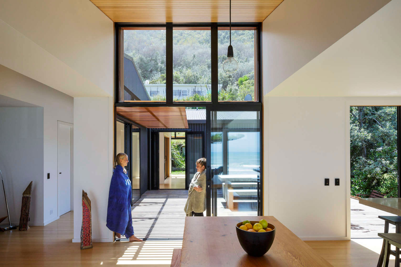 A Small Modern Beach House with Stunning Views in Gisborne, New Zealand by Irving Smith Jack Architects (7)
