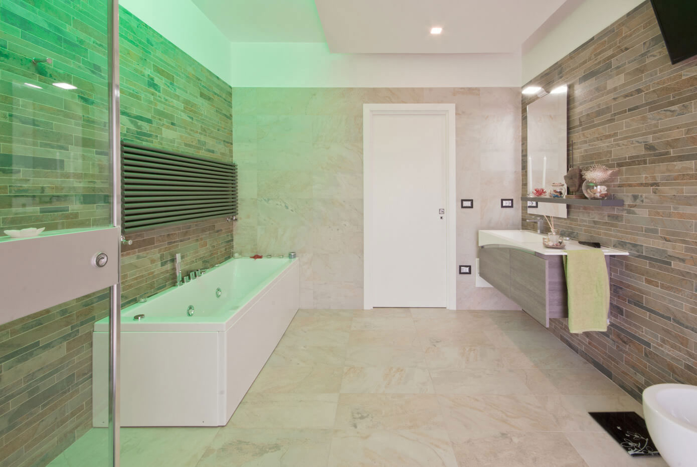 A Sleek Contemporary Apartment with Stylish Interiors in Naples, Italy by B2C Architects (10)