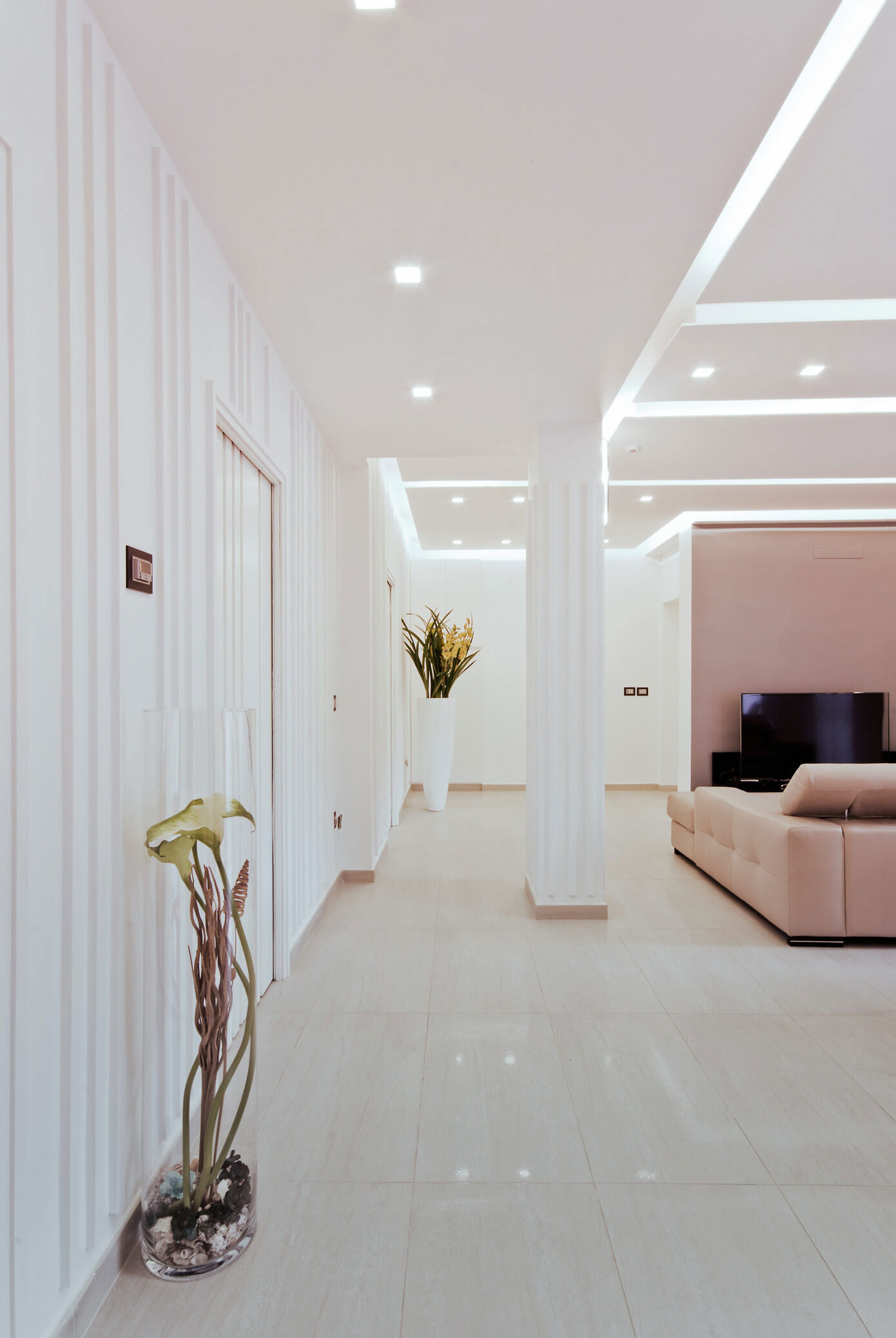 A Sleek Contemporary Apartment with Stylish Interiors in Naples, Italy by B2C Architects (3)