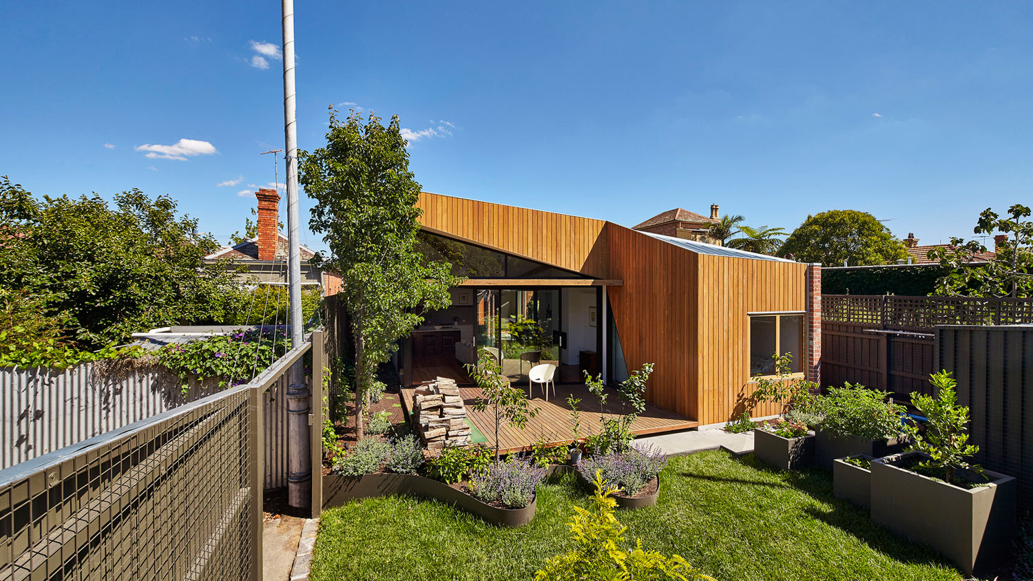 A Sleek Contemporary Home with Elegant Landscaping in Fitzroy, Australia by Simon Whibley Architecture & Antarctica (1)