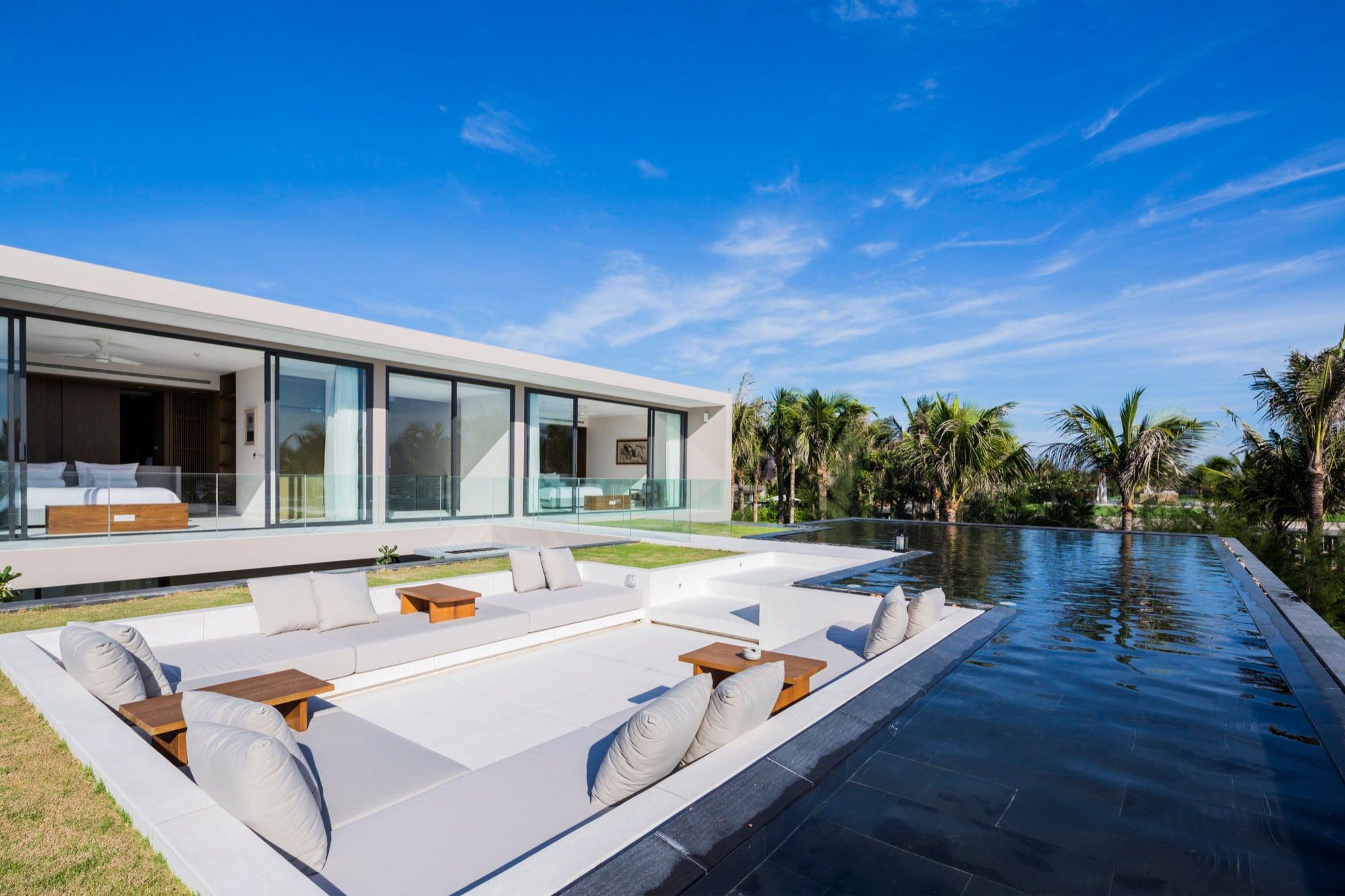 A Sleek and Elegant Modern Home with Stunning Rooftop Pool in Da Nang, Vietnam by MIA Design Studio (1)
