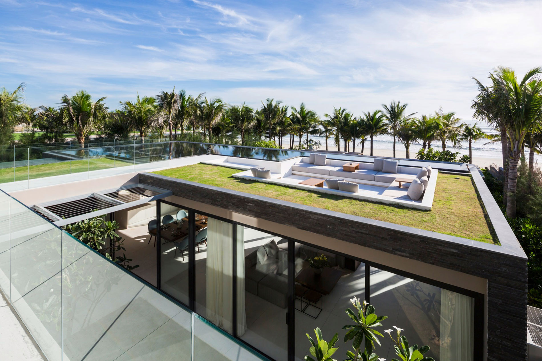 A Sleek and Elegant Modern Home with Stunning Rooftop Pool in Da Nang, Vietnam by MIA Design Studio (4)