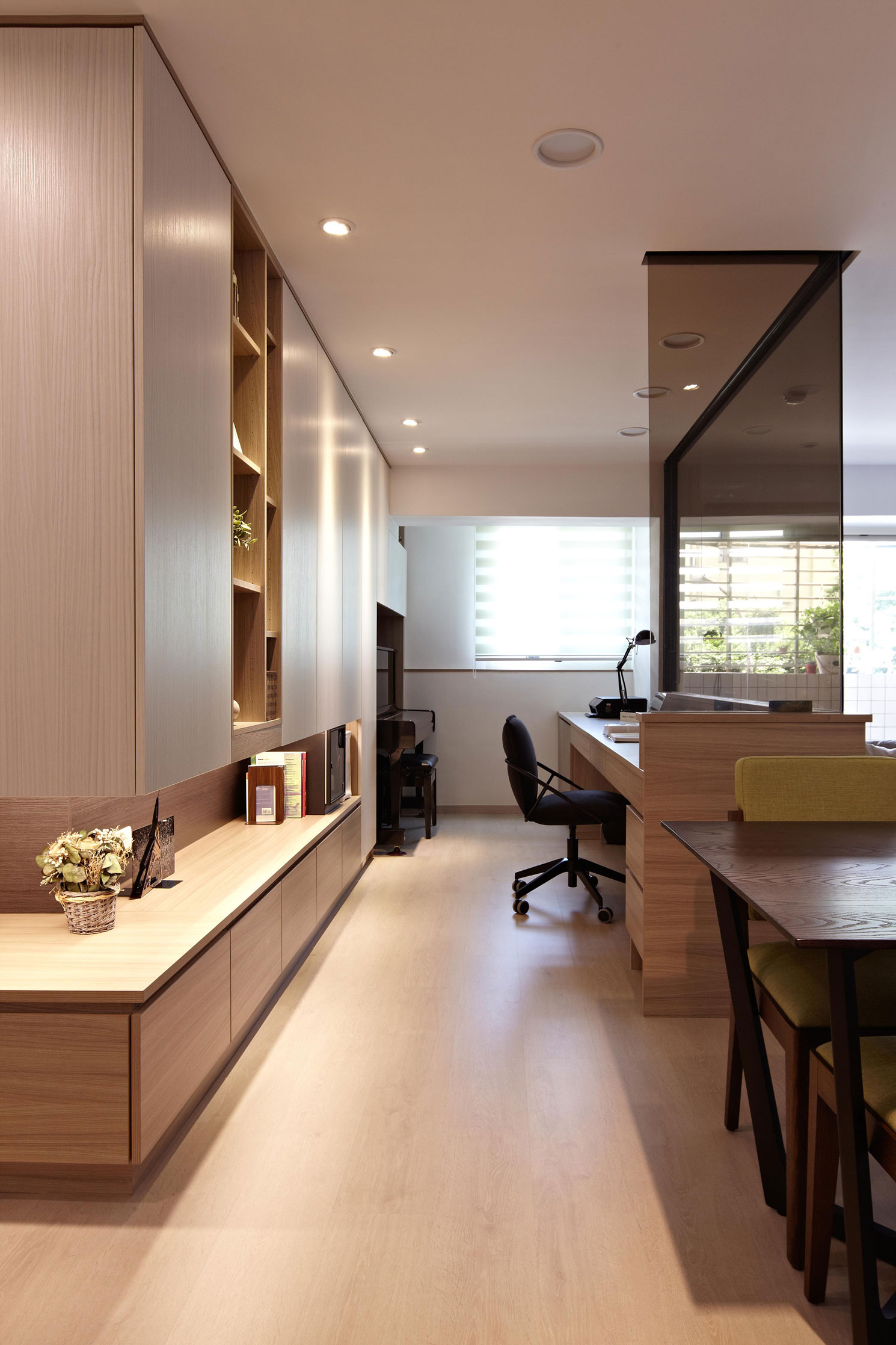 A Small Apartment Characterized by Shades of White and Brown Interiors in Taipei by Alfonso Ideas (10)