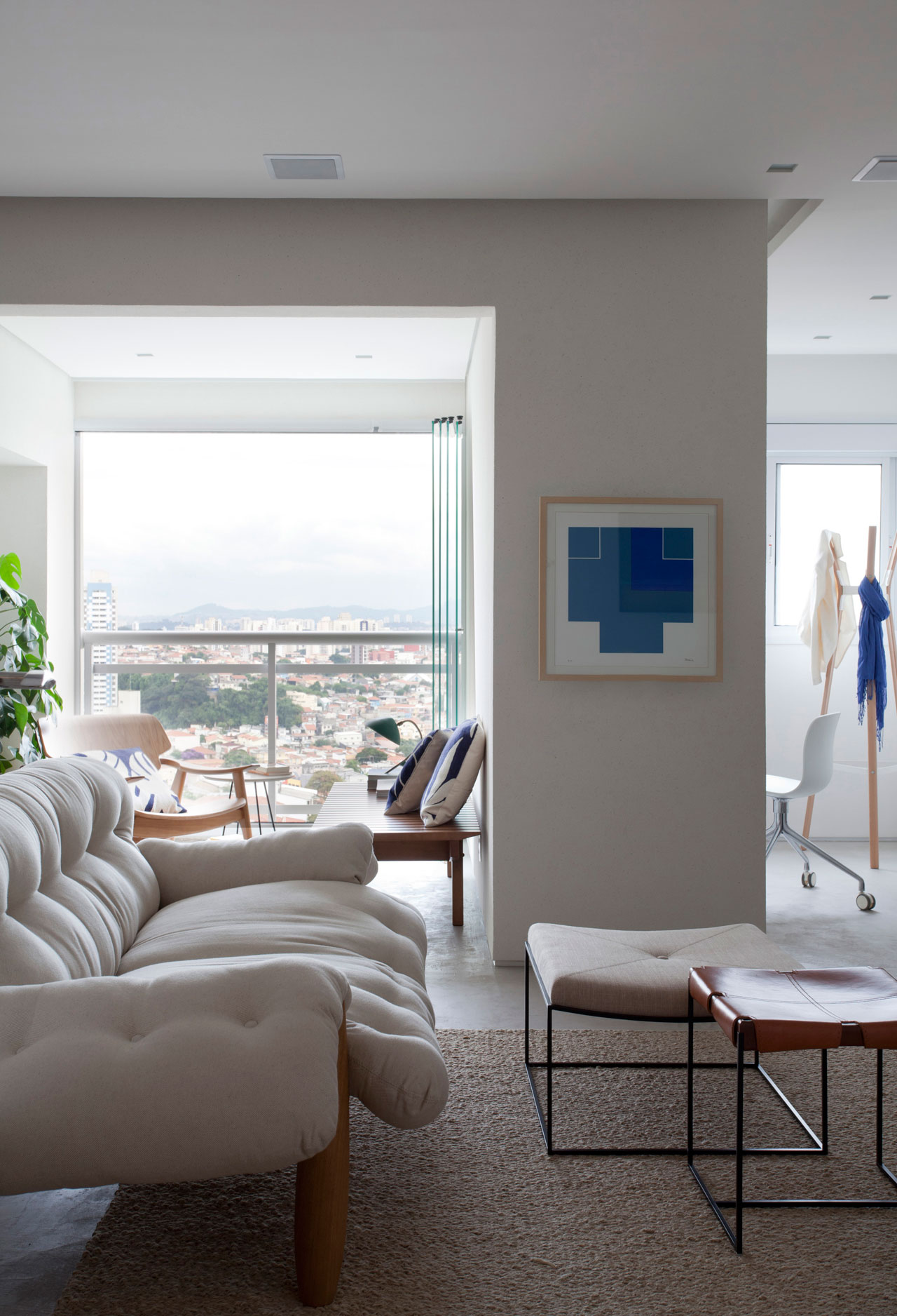 A Small Contemporary Apartment for a Young Couple in São Paulo, Brazil by Leandro Garcia and Gabriela Alarcon (2)