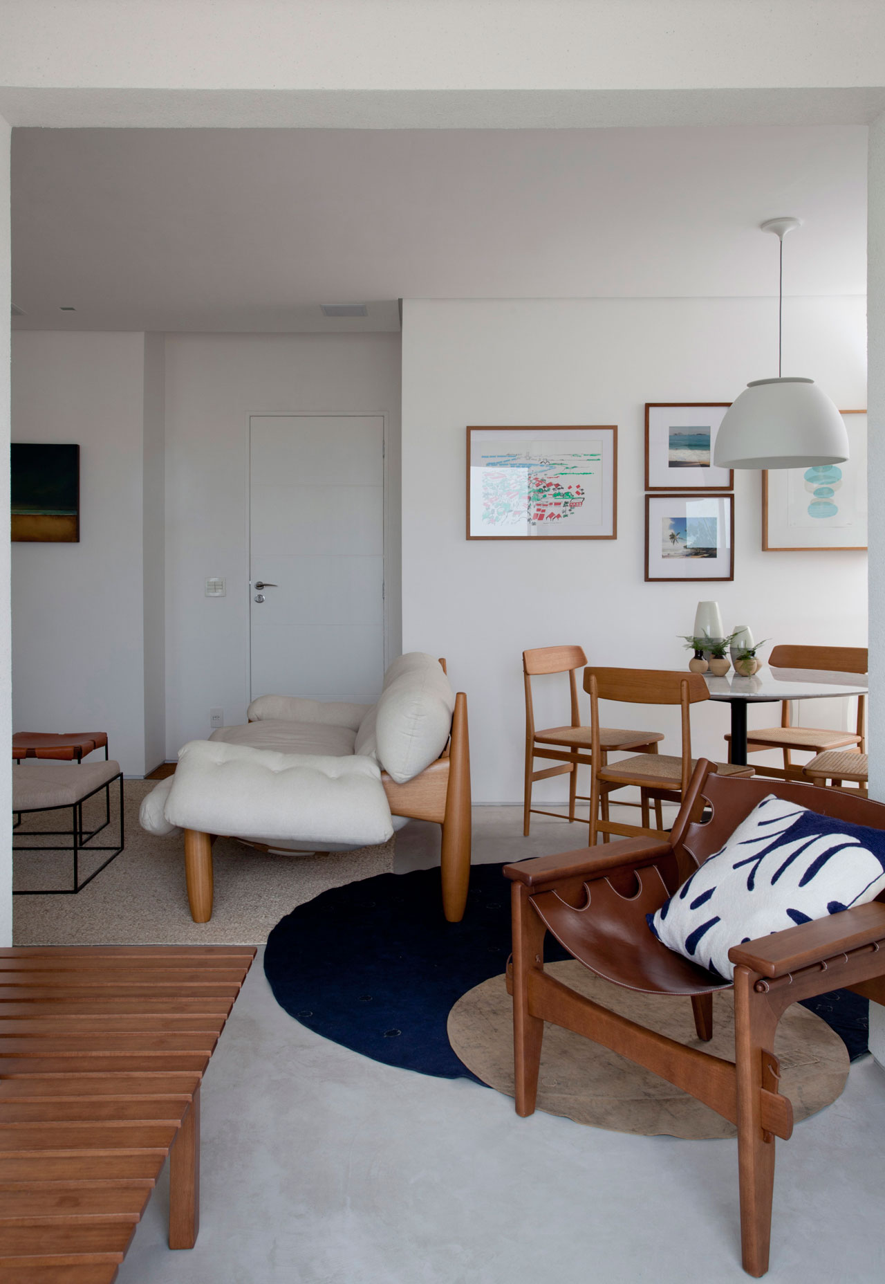 A Small Contemporary Apartment for a Young Couple in São Paulo, Brazil by Leandro Garcia and Gabriela Alarcon (4)