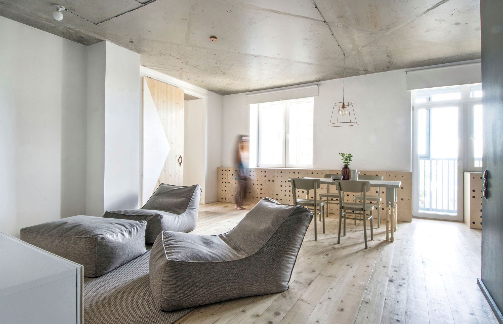 A Small Contemporary Apartment with Clear and Airy Interior in Saint Petersburg by INT2architecture (1)
