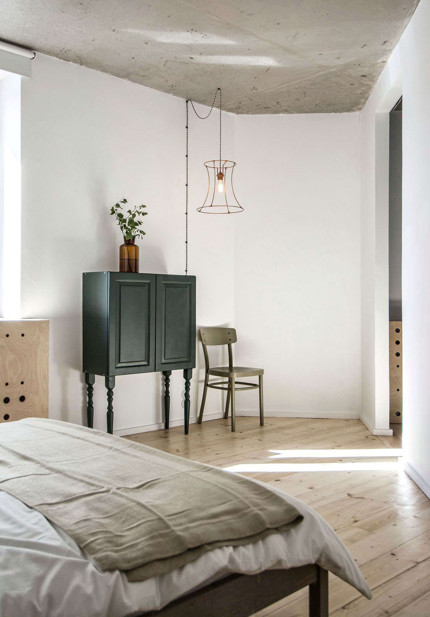 A Small Contemporary Apartment with Clear and Airy Interior in Saint Petersburg by INT2architecture (14)