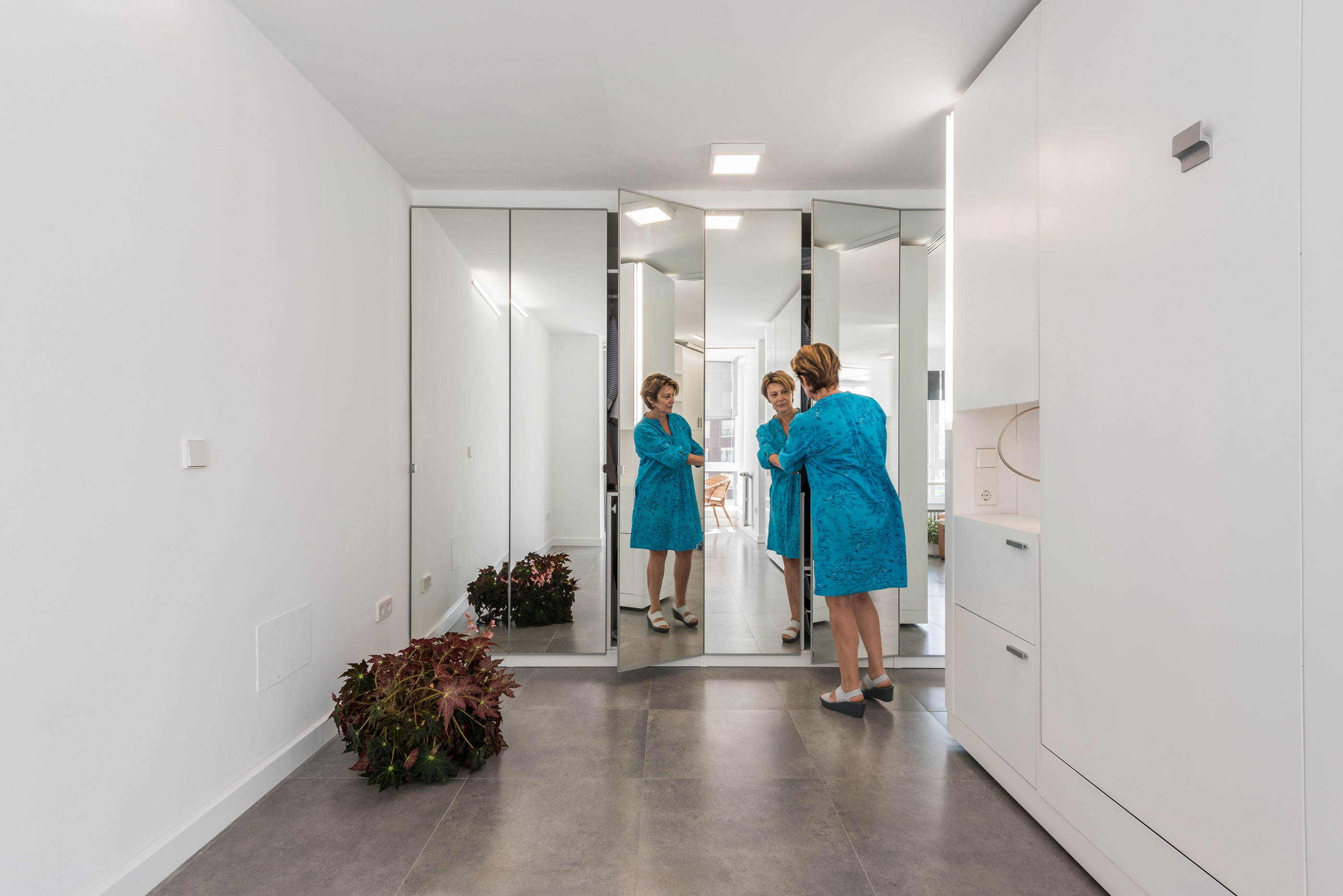 A Small Contemporary Home with Rotating Walls in Salinas, Spain by PKMN Architectures (16)