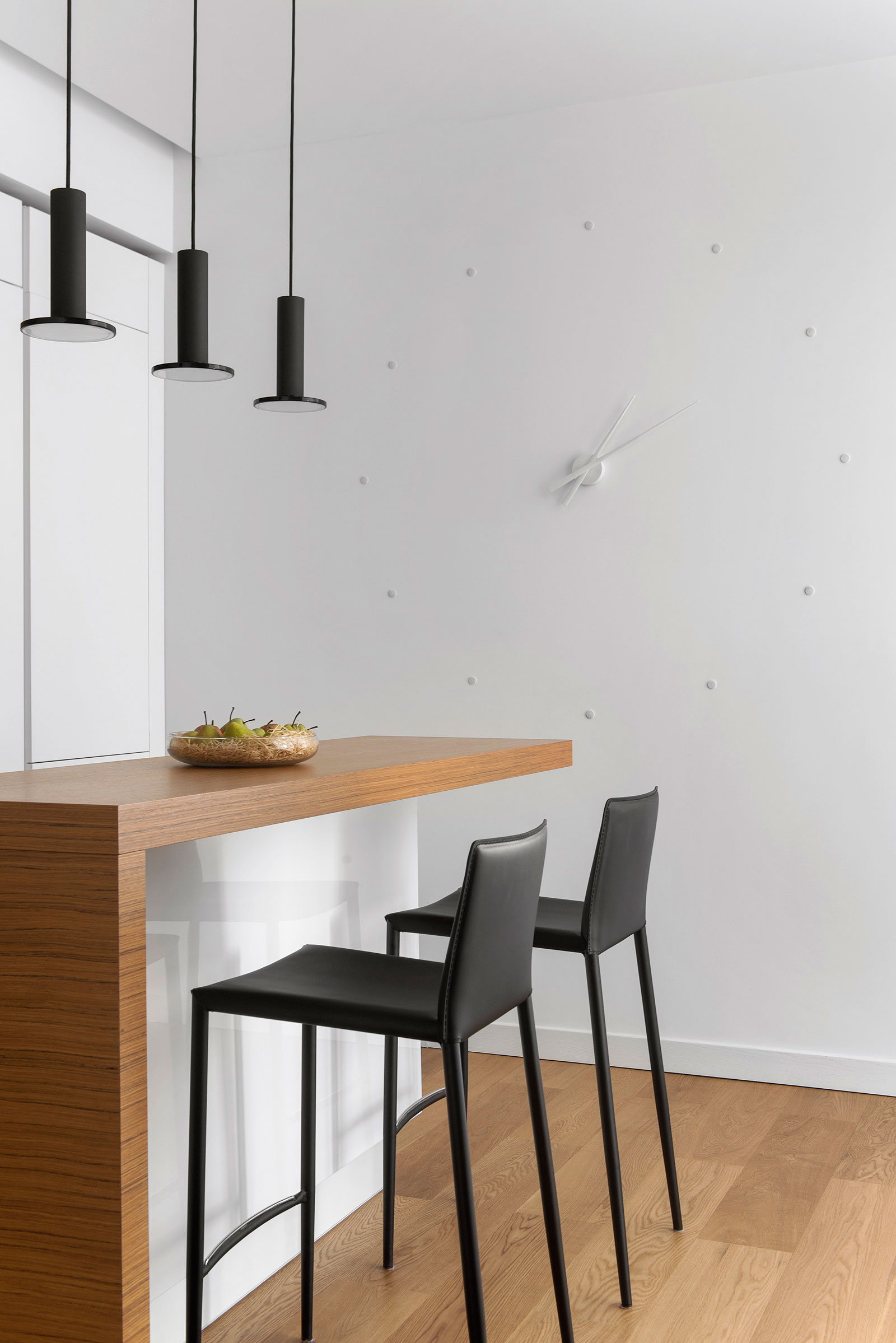 A Small Modern Apartment with Neutral Color and Dark Accents in Moscow, Russia by Tikhonov Design (10)