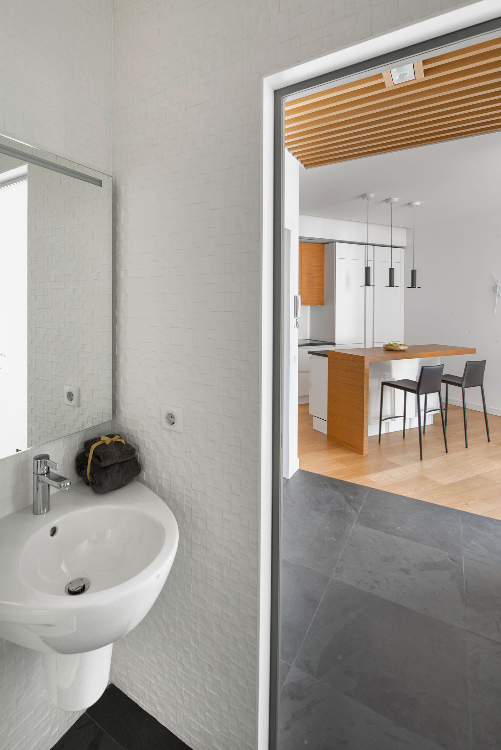 A Small Modern Apartment with Neutral Color and Dark Accents in Moscow, Russia by Tikhonov Design (19)