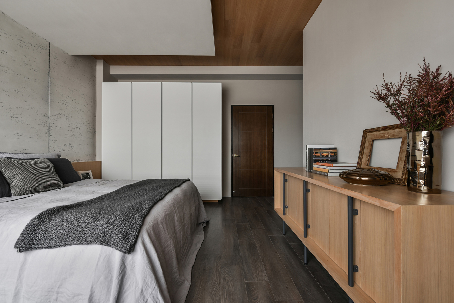 A Small Modern Industrial Home Draped in Metal, Wood and Concrete in Taiwan by AYA Living Group (11)
