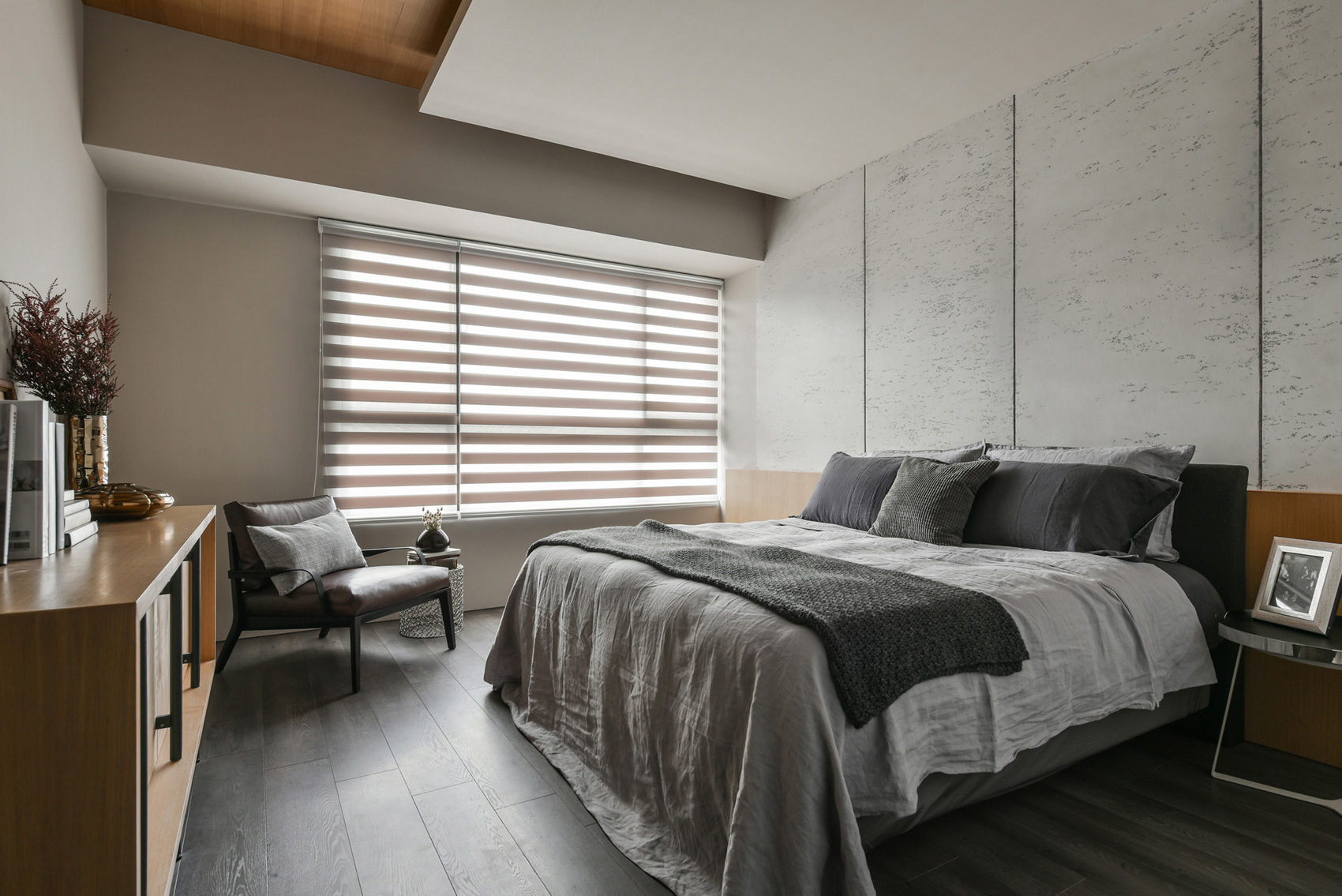 A Small Modern Industrial Home Draped in Metal, Wood and Concrete in Taiwan by AYA Living Group (9)