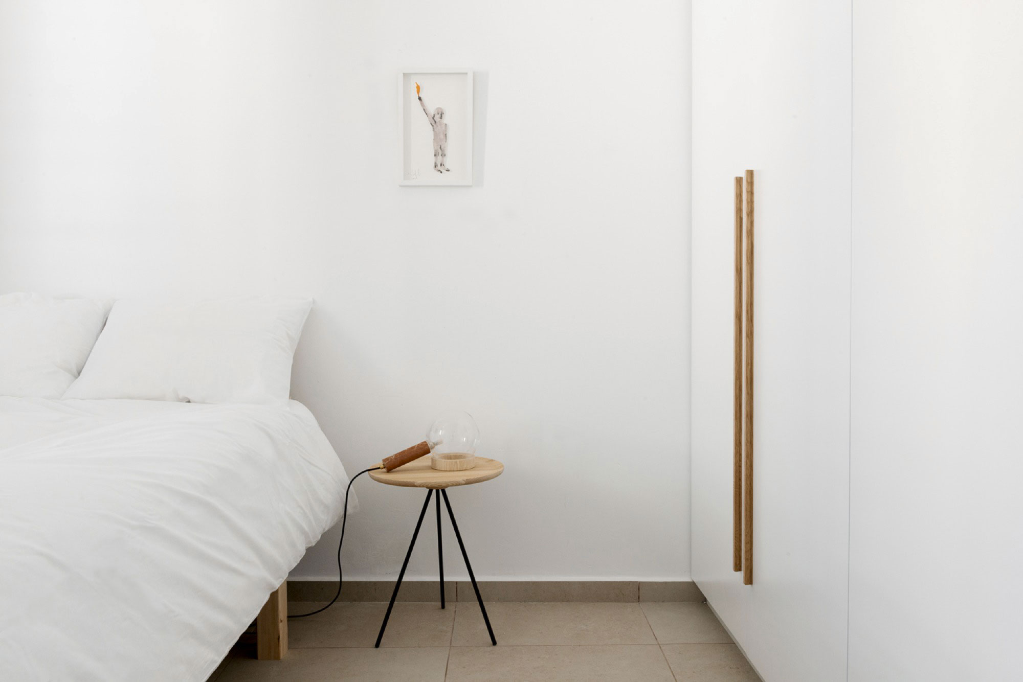 A Small and Cozy Scandinavian Apartment with a Modern Twist in Ramat Gan by Itai Palti (11)