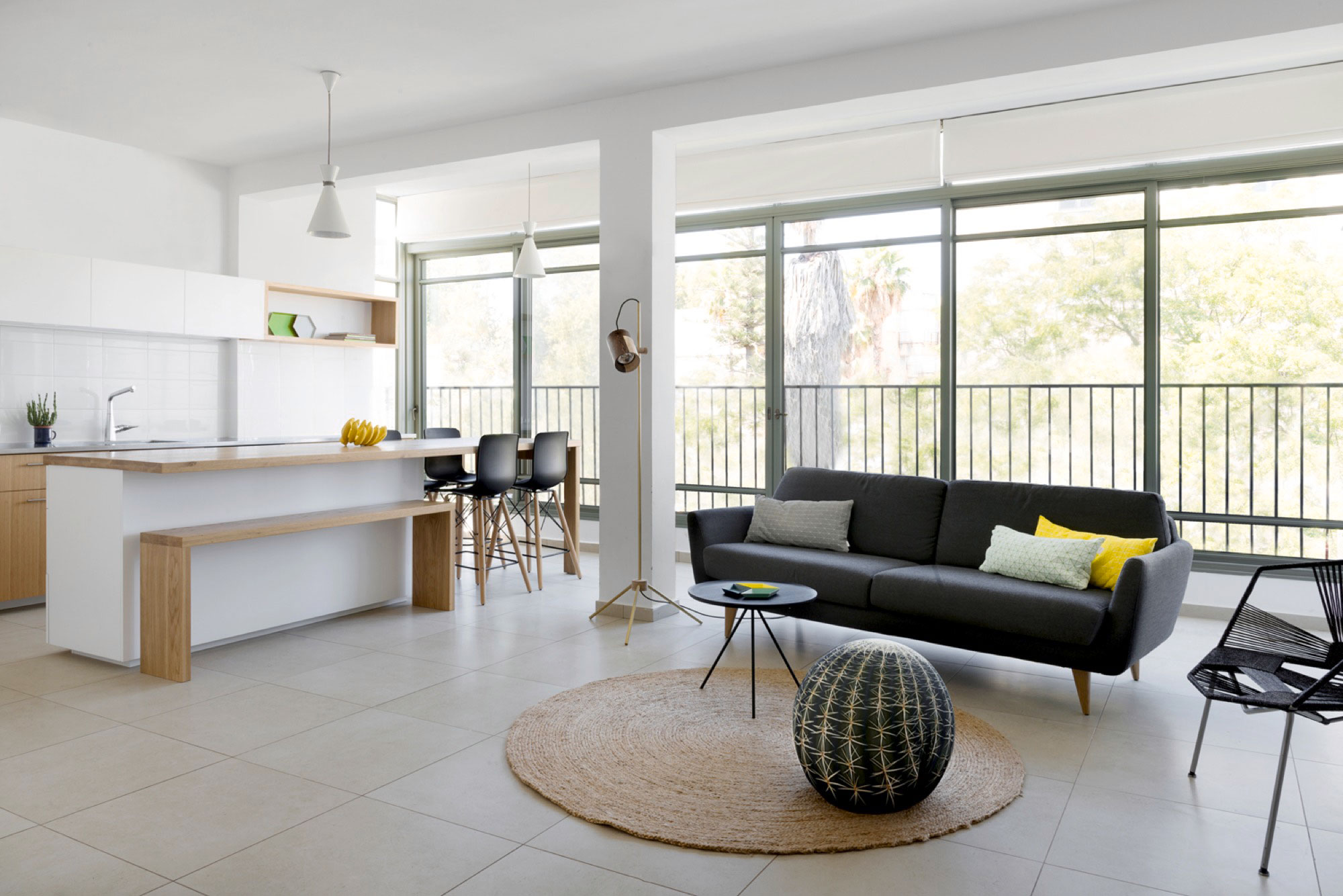 A Small and Cozy Scandinavian Apartment with a Modern Twist in Ramat Gan by Itai Palti (2)