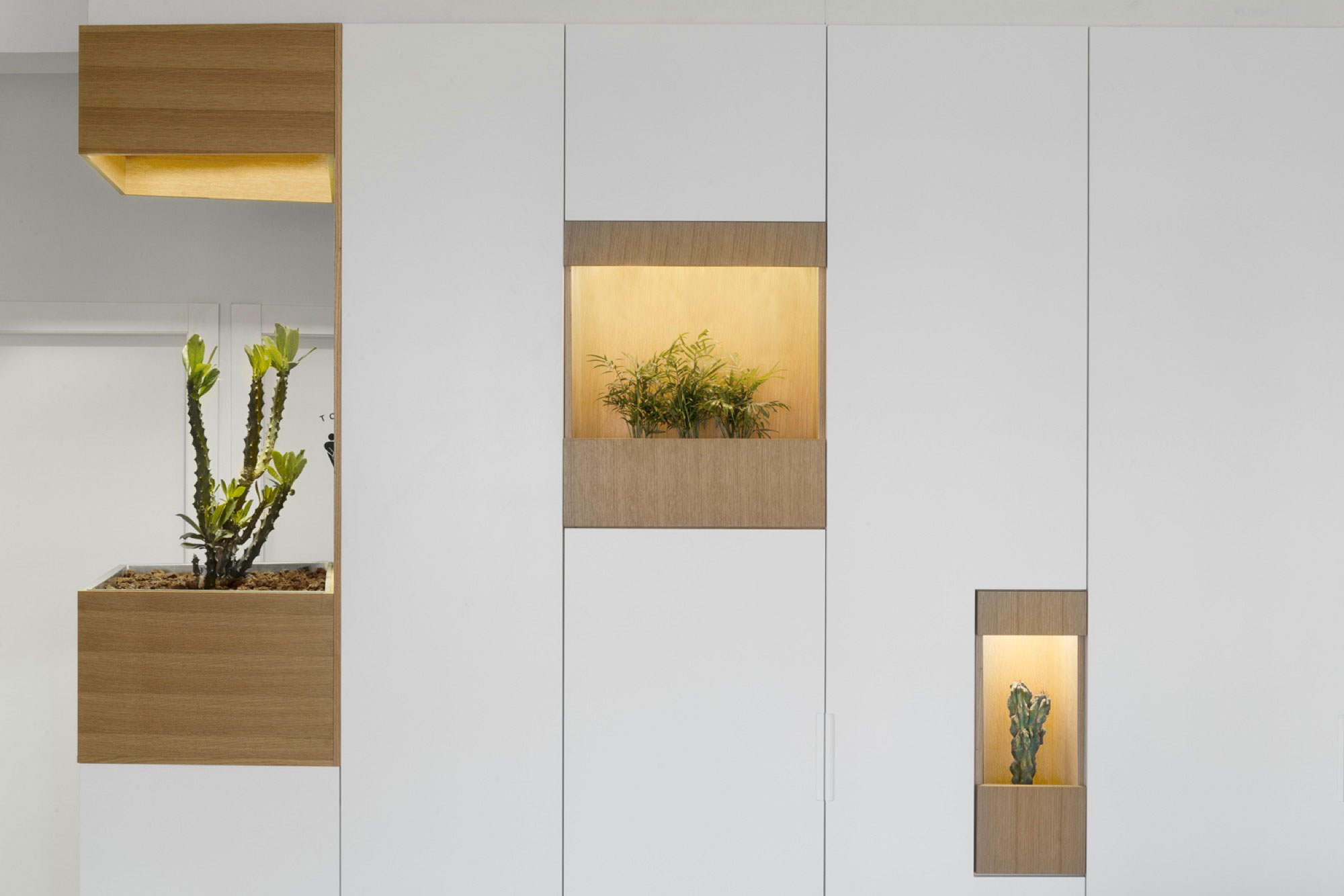 A Small and Cozy Scandinavian Apartment with a Modern Twist in Ramat Gan by Itai Palti (4)