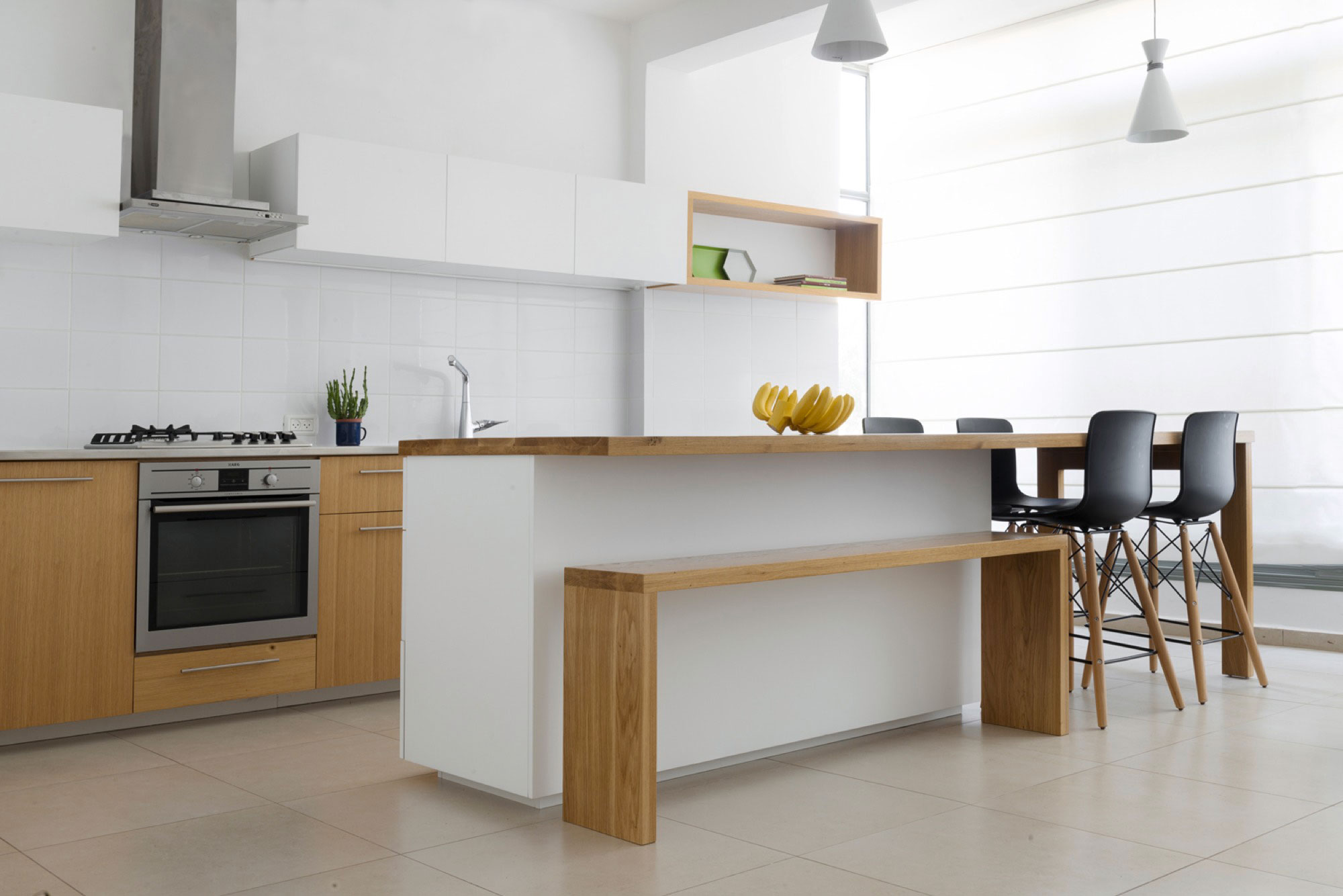 A Small and Cozy Scandinavian Apartment with a Modern Twist in Ramat Gan by Itai Palti (8)