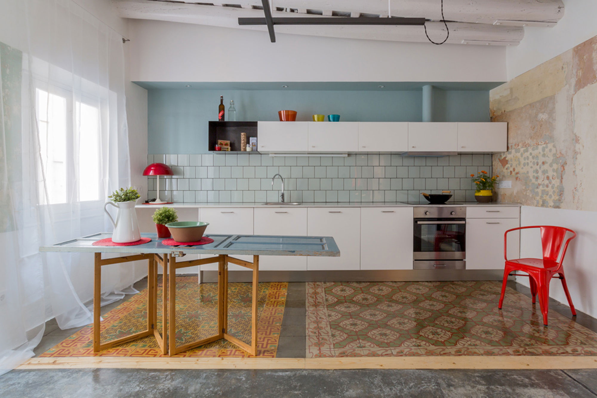 A Small and Creative Apartment with Futuristic Vibe in Barcelona by nook architects (1)