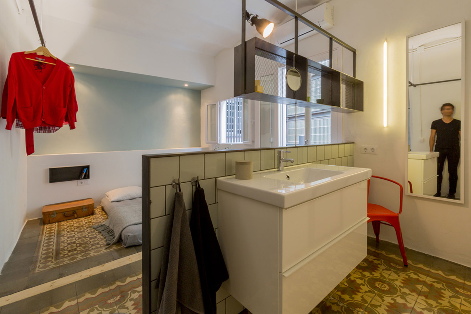 A Small and Creative Apartment with Futuristic Vibe in Barcelona by nook architects (11)