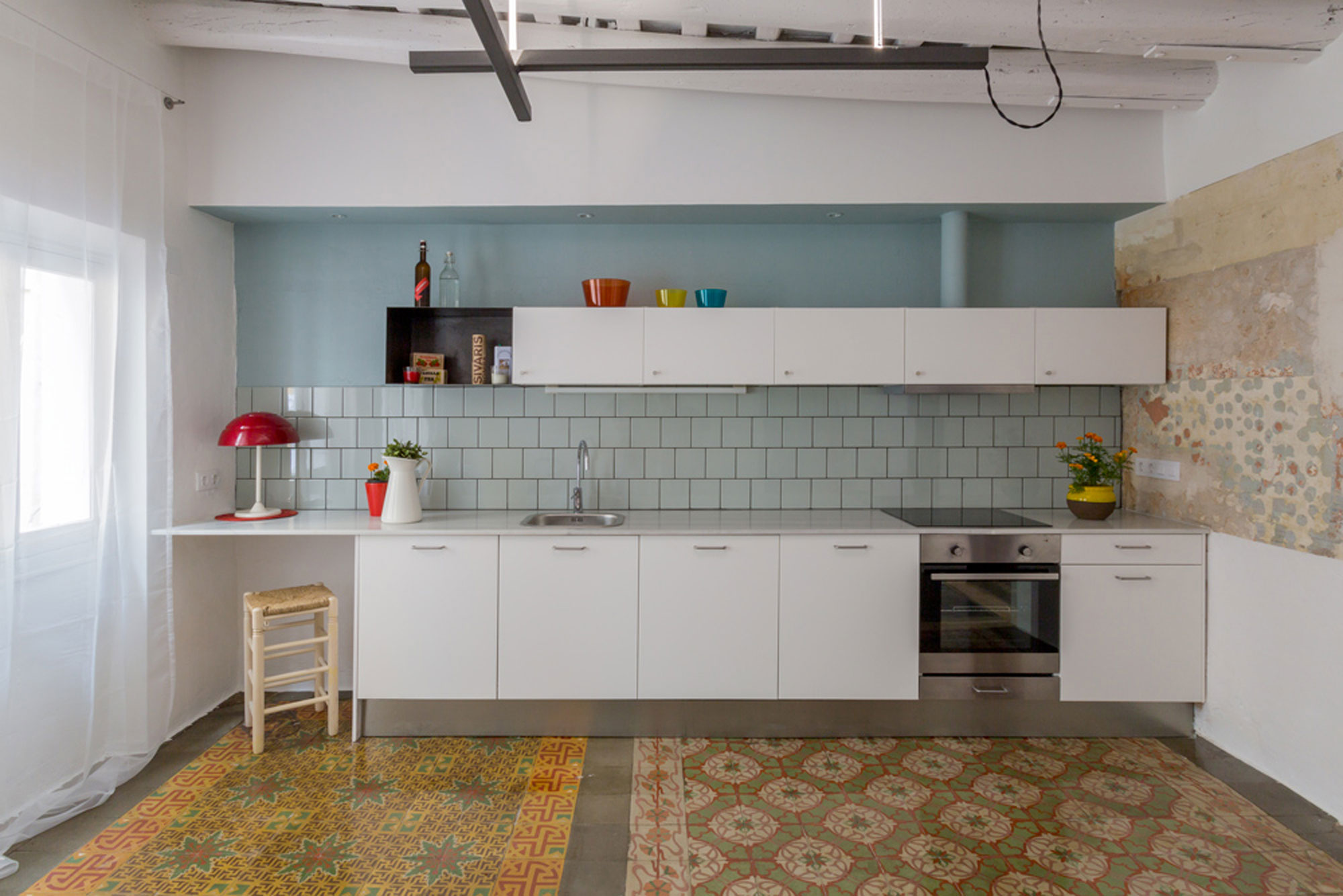 A Small and Creative Apartment with Futuristic Vibe in Barcelona by nook architects (2)