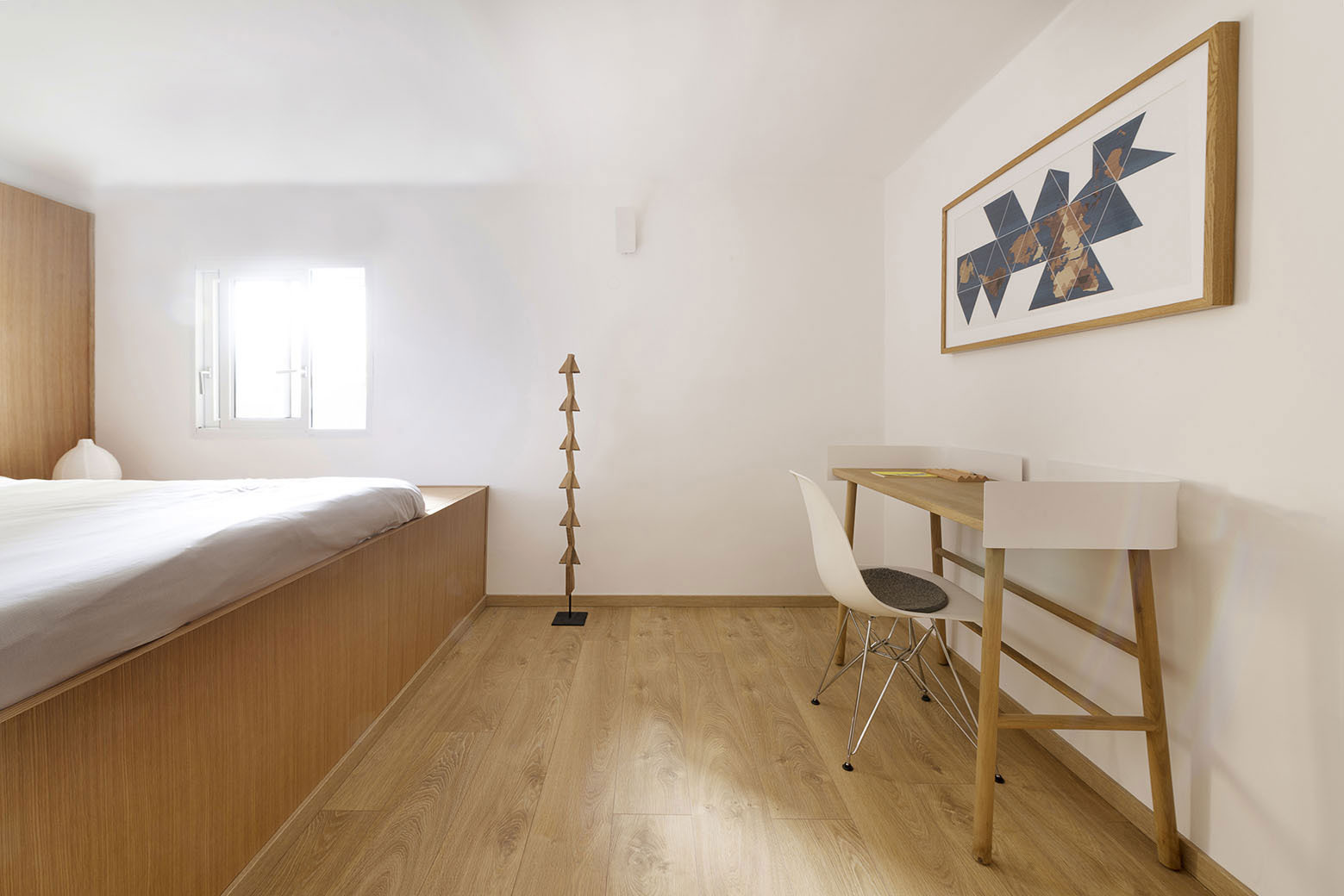 A Small and Stylish Contemporary Home in Tel Aviv, Israel by Itai Palti (7)