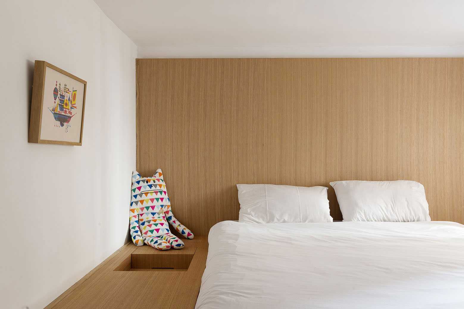 A Small and Stylish Contemporary Home in Tel Aviv, Israel by Itai Palti (8)