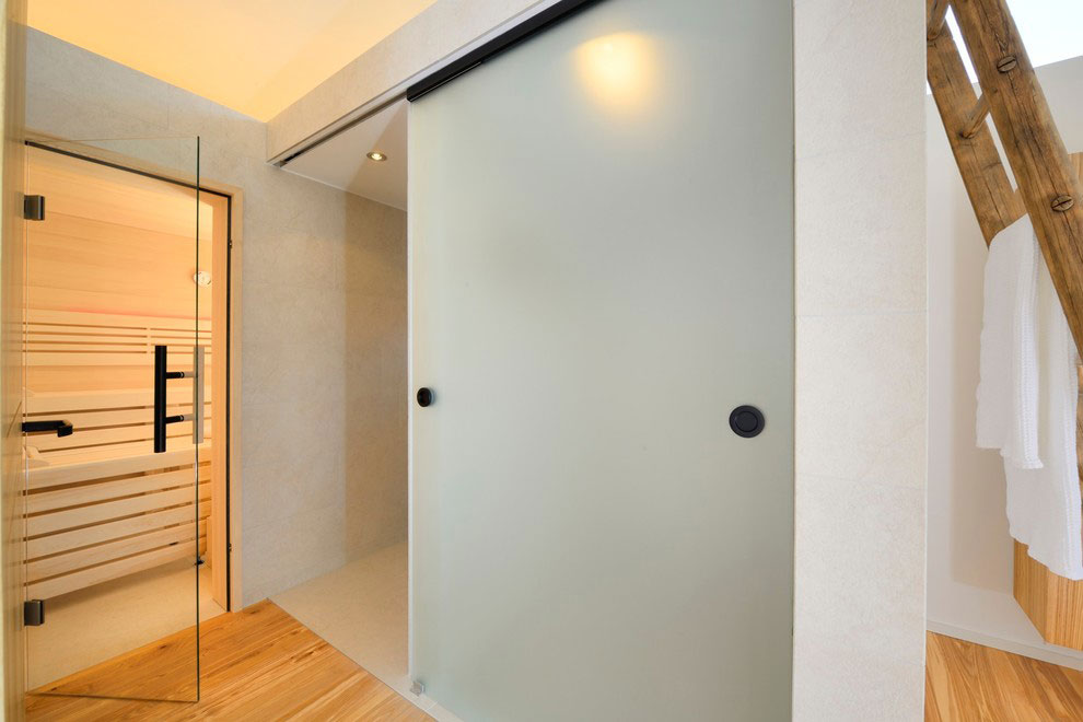 A Smart Contemporary Home with an Eco-Friendly and Luminous Character in Poing, Germany by Bau-Fritz (10)