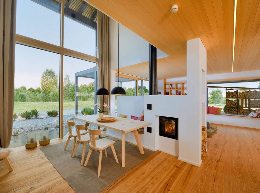 A Smart Contemporary Home with an Eco-Friendly and Luminous Character in Poing, Germany by Bau-Fritz (3)