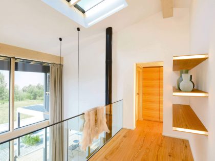 A Smart Contemporary Home with an Eco-Friendly and Luminous Character in Poing, Germany by Bau-Fritz (5)