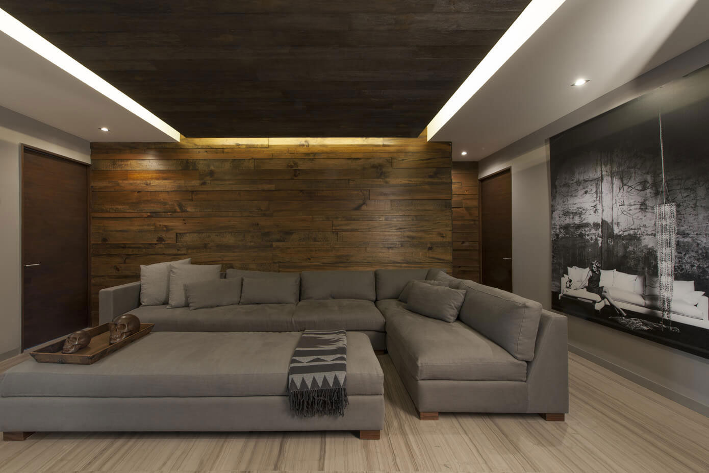 A Sober and Elegant Apartment with Industrial and Warm Elements in Interlomas, Mexico City by Kababie Arquitectos (1)