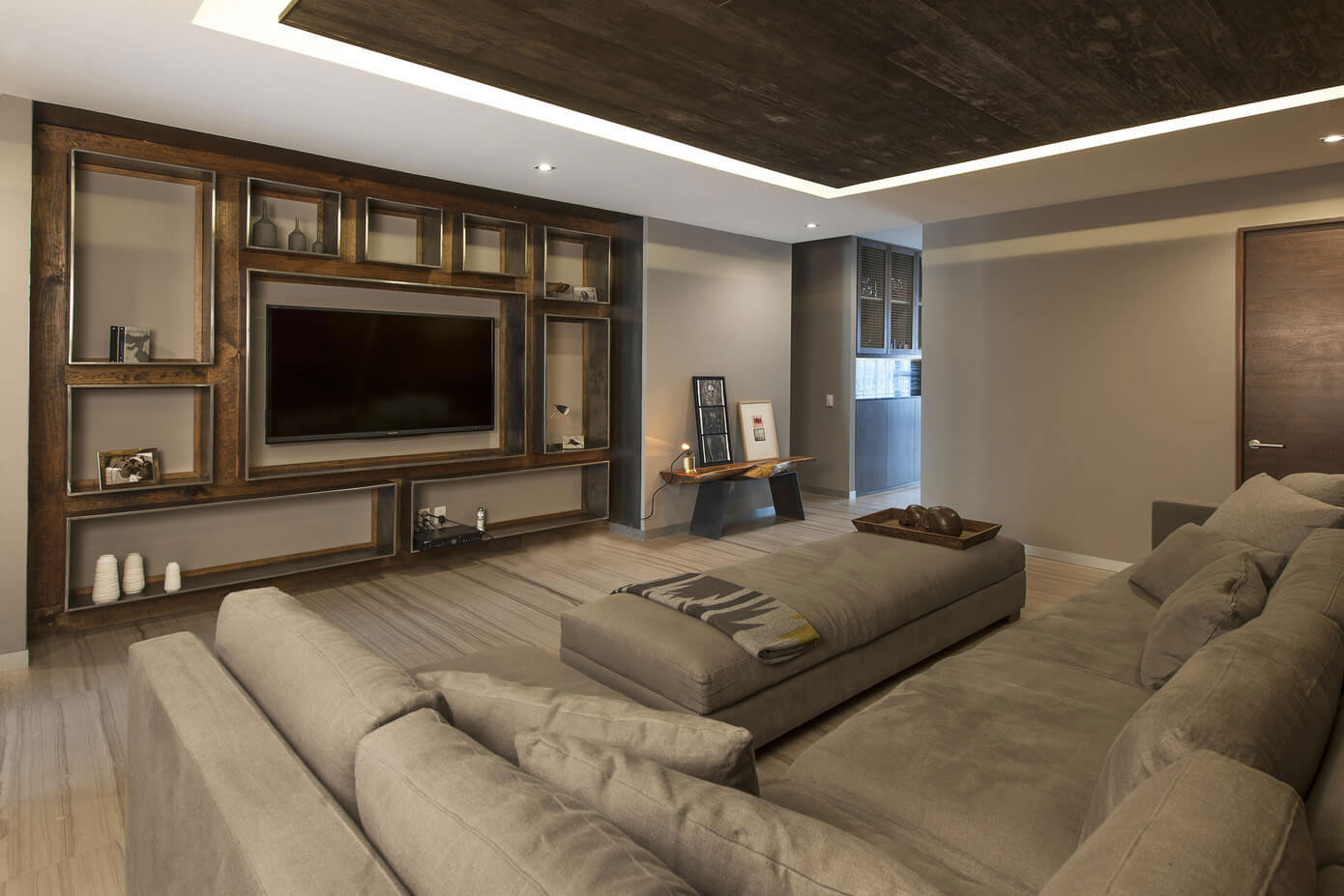 A Sober and Elegant Apartment with Industrial and Warm Elements in Interlomas, Mexico City by Kababie Arquitectos (3)