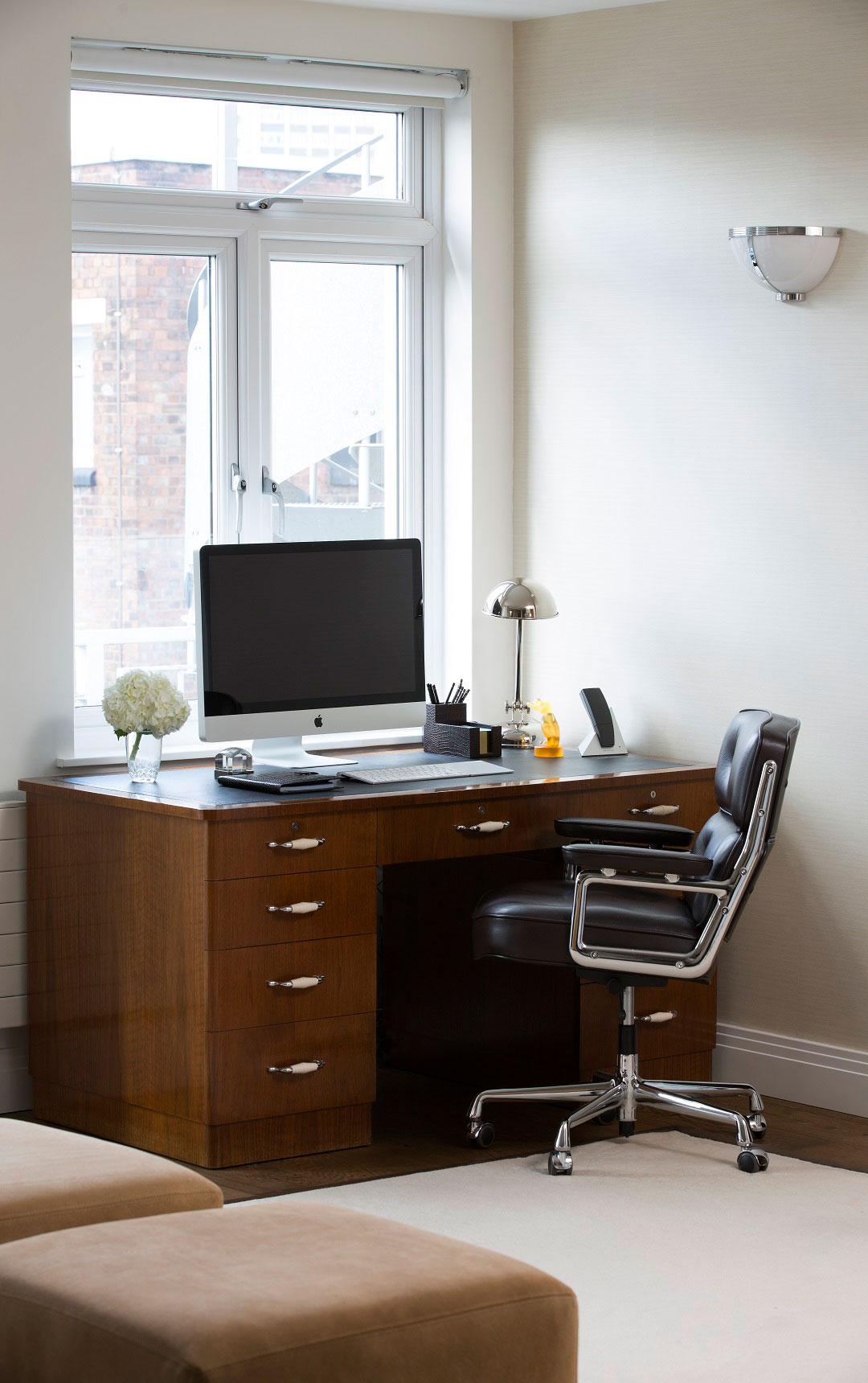 A Sophisticated Apartment with Luxurious and Timeless Interiors in the Heart of London by Absolute Interior Decor (21)