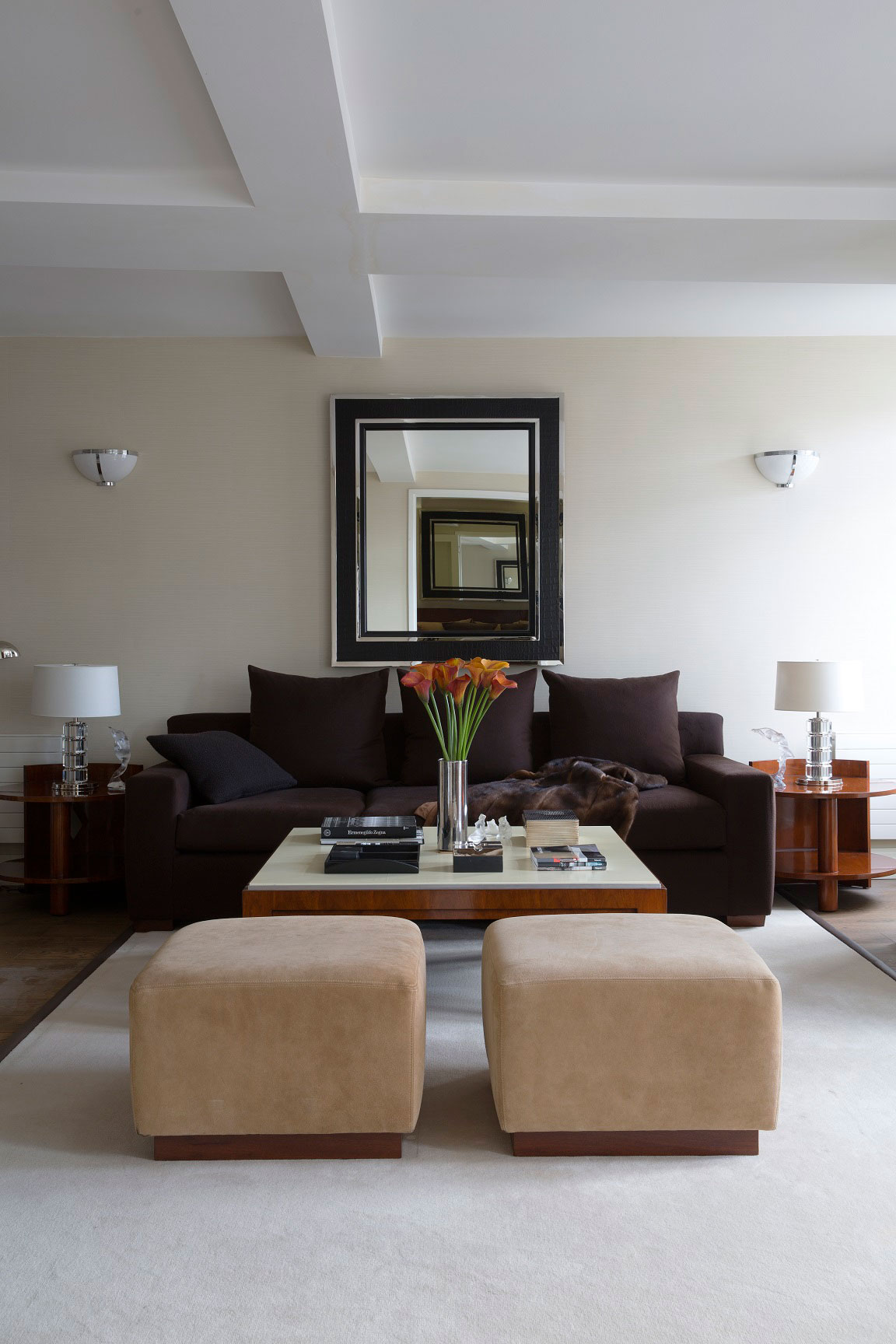 A Sophisticated Apartment with Luxurious and Timeless Interiors in the Heart of London by Absolute Interior Decor (6)
