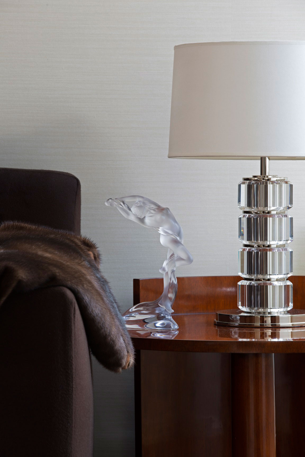 A Sophisticated Apartment with Luxurious and Timeless Interiors in the Heart of London by Absolute Interior Decor (8)