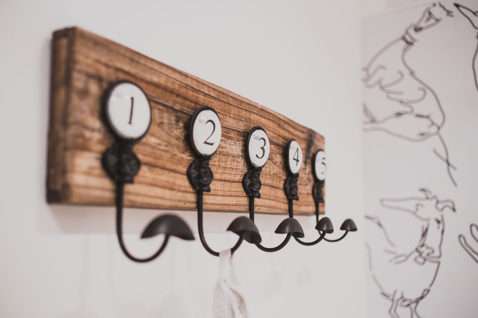 A Sophisticated Contemporary Apartment with Warm and Scandinavian Vibe in Gdansk, Poland by Raca Architekci (17)