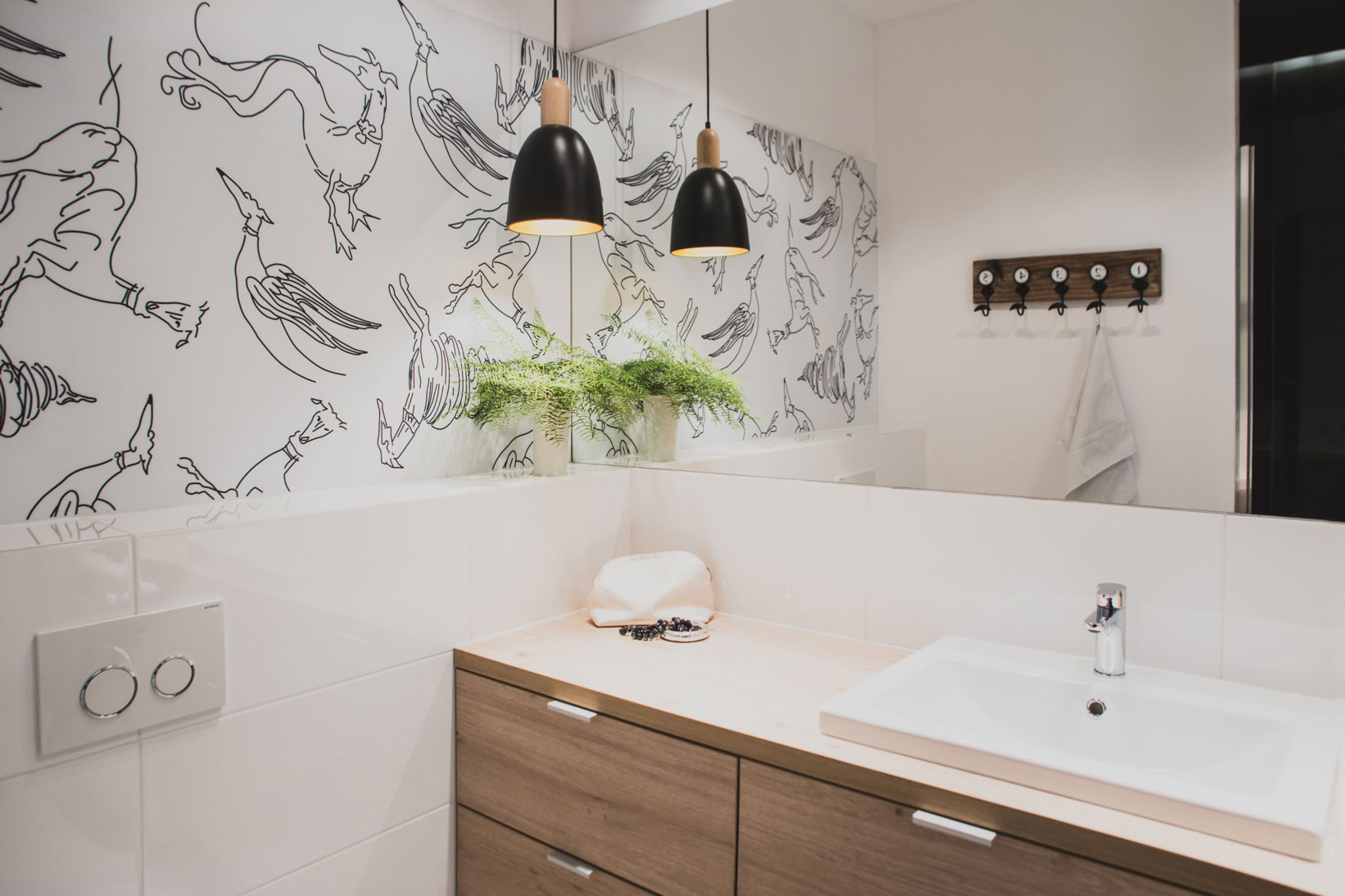 A Sophisticated Contemporary Apartment with Warm and Scandinavian Vibe in Gdansk, Poland by Raca Architekci (18)