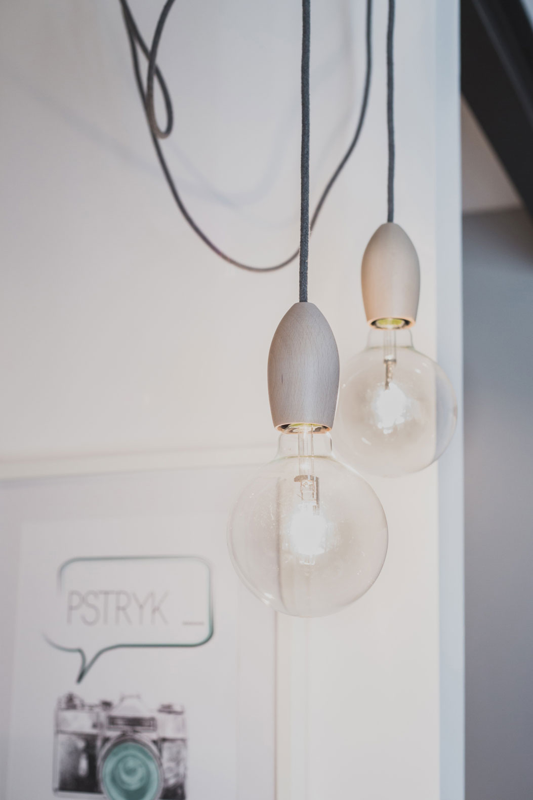 A Sophisticated Contemporary Apartment with Warm and Scandinavian Vibe in Gdansk, Poland by Raca Architekci (3)