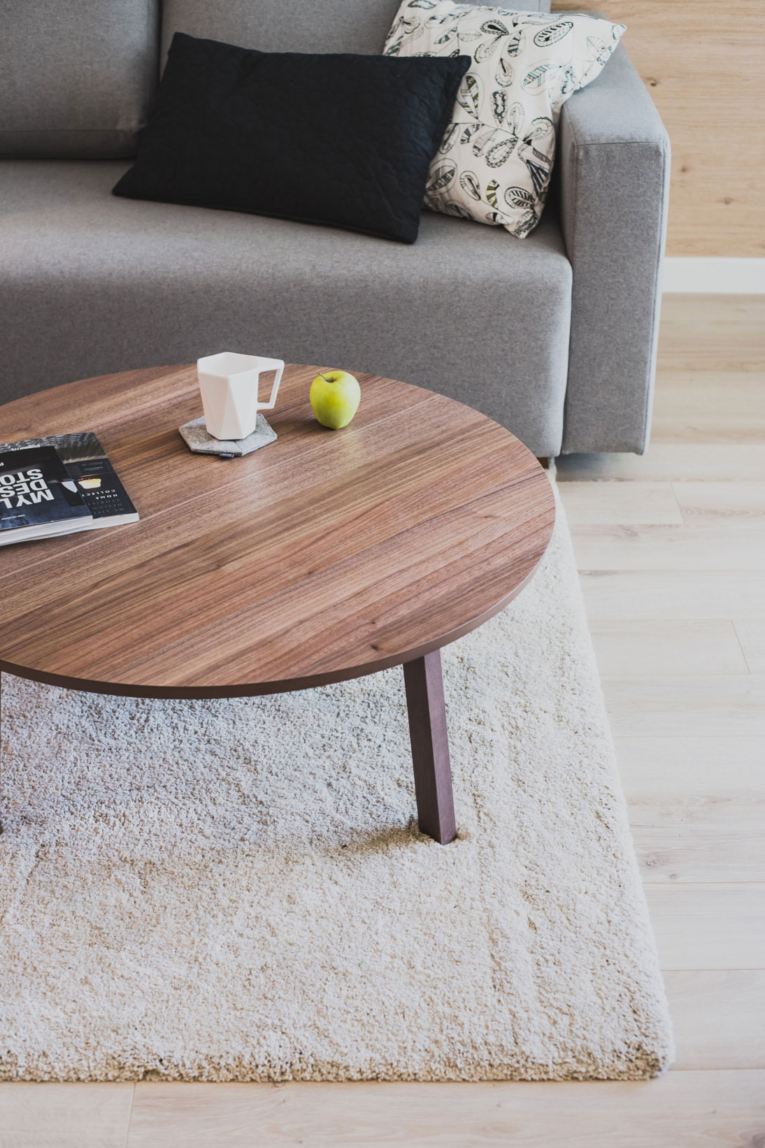 A Sophisticated Contemporary Apartment with Warm and Scandinavian Vibe in Gdansk, Poland by Raca Architekci (6)