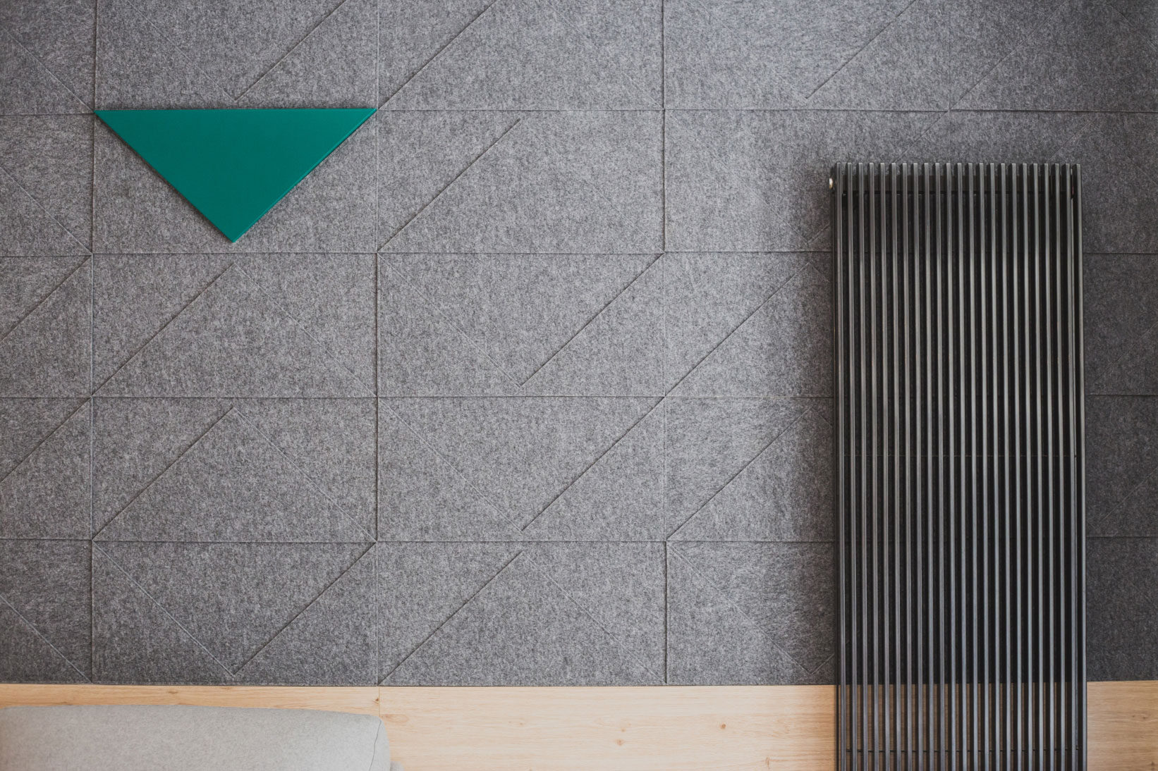 A Sophisticated Contemporary Apartment with Warm and Scandinavian Vibe in Gdansk, Poland by Raca Architekci (7)