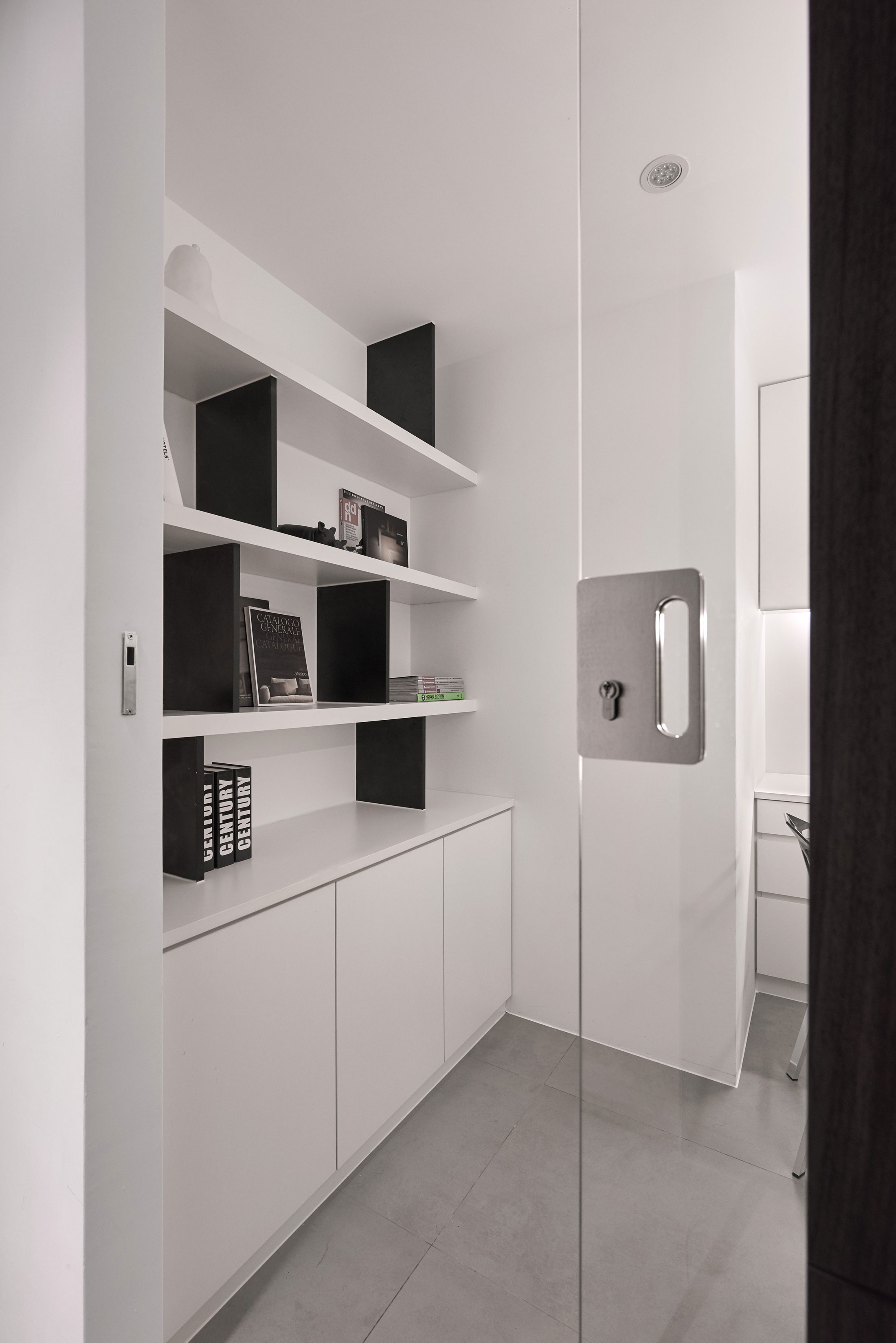 A Sophisticated Contemporary Home with Cozy and Warm Color Palette in Taichung by Z-AXIS DESIGN (13)