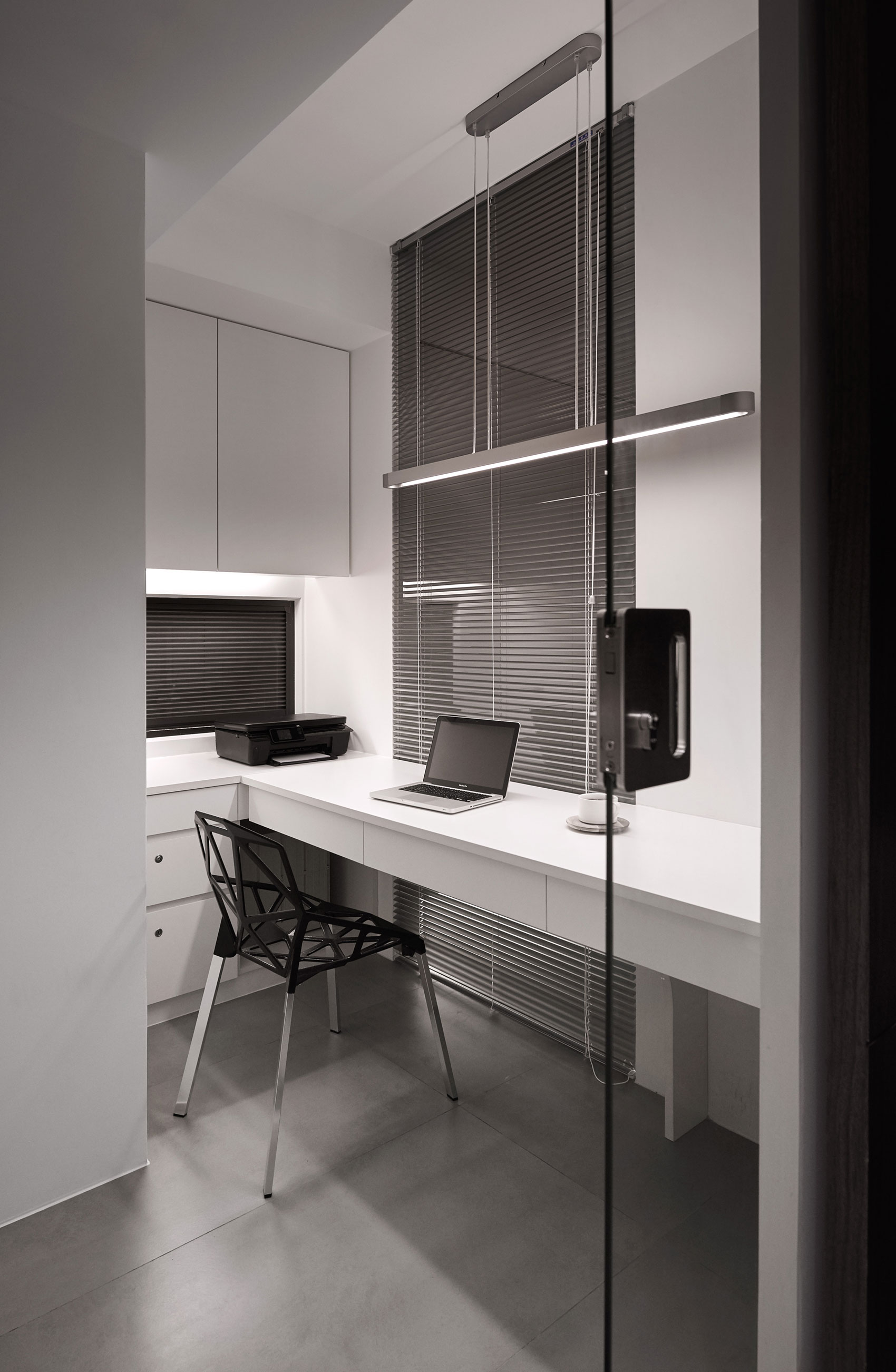 A Sophisticated Contemporary Home with Cozy and Warm Color Palette in Taichung by Z-AXIS DESIGN (14)