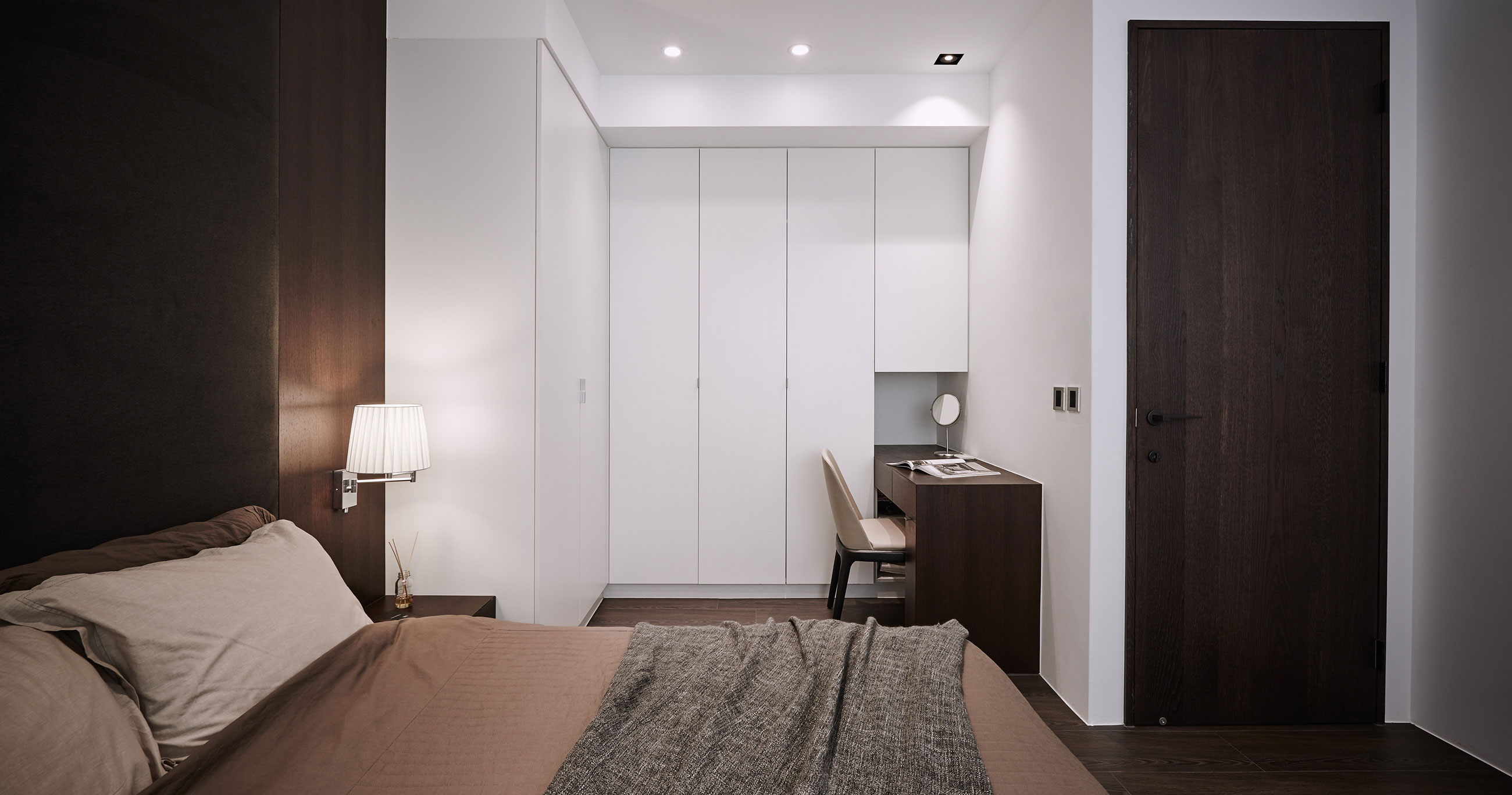 A Sophisticated Contemporary Home with Cozy and Warm Color Palette in Taichung by Z-AXIS DESIGN (19)
