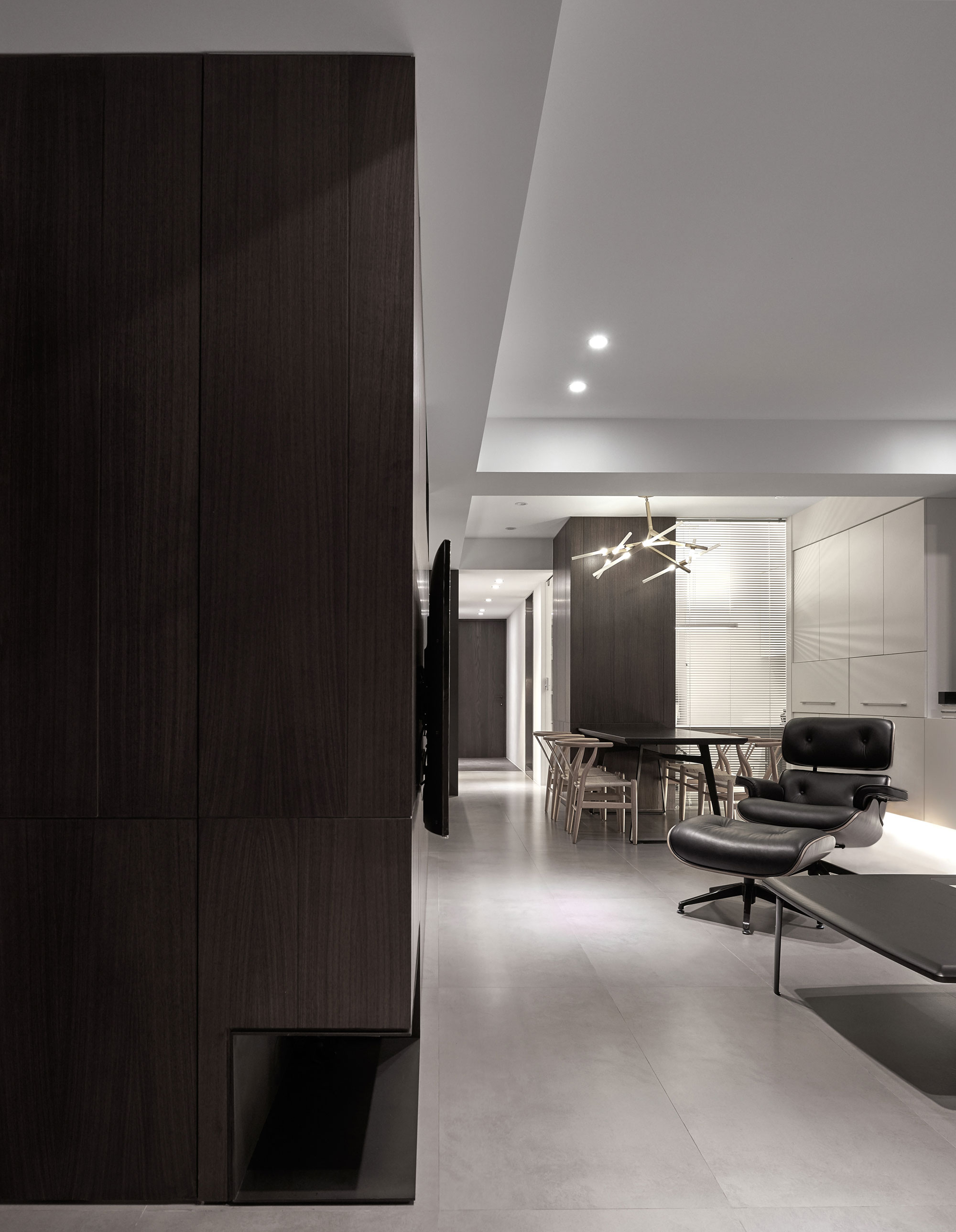 A Sophisticated Contemporary Home with Cozy and Warm Color Palette in Taichung by Z-AXIS DESIGN (2)
