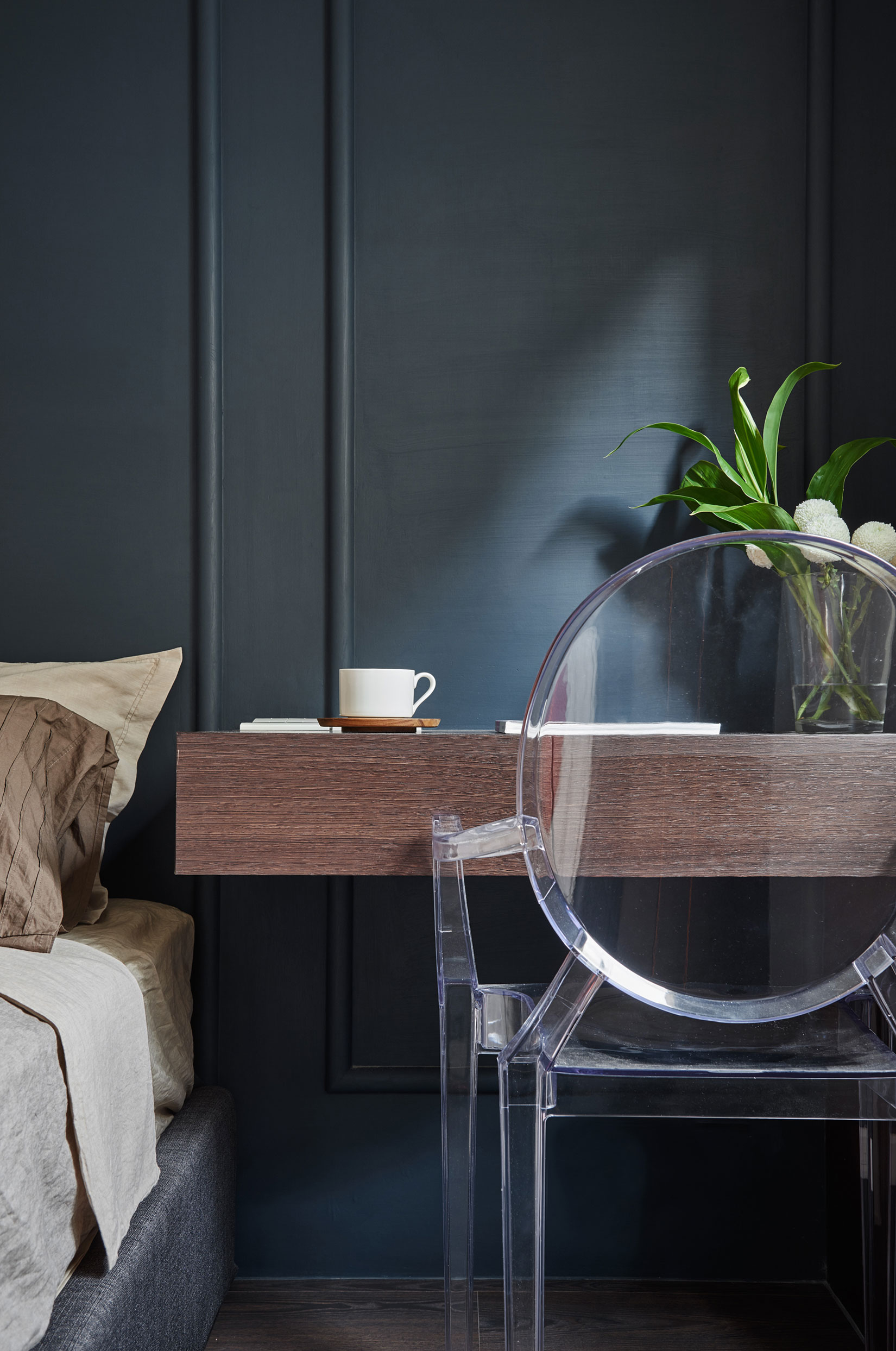 A Sophisticated Contemporary Home with Cozy and Warm Color Palette in Taichung by Z-AXIS DESIGN (22)