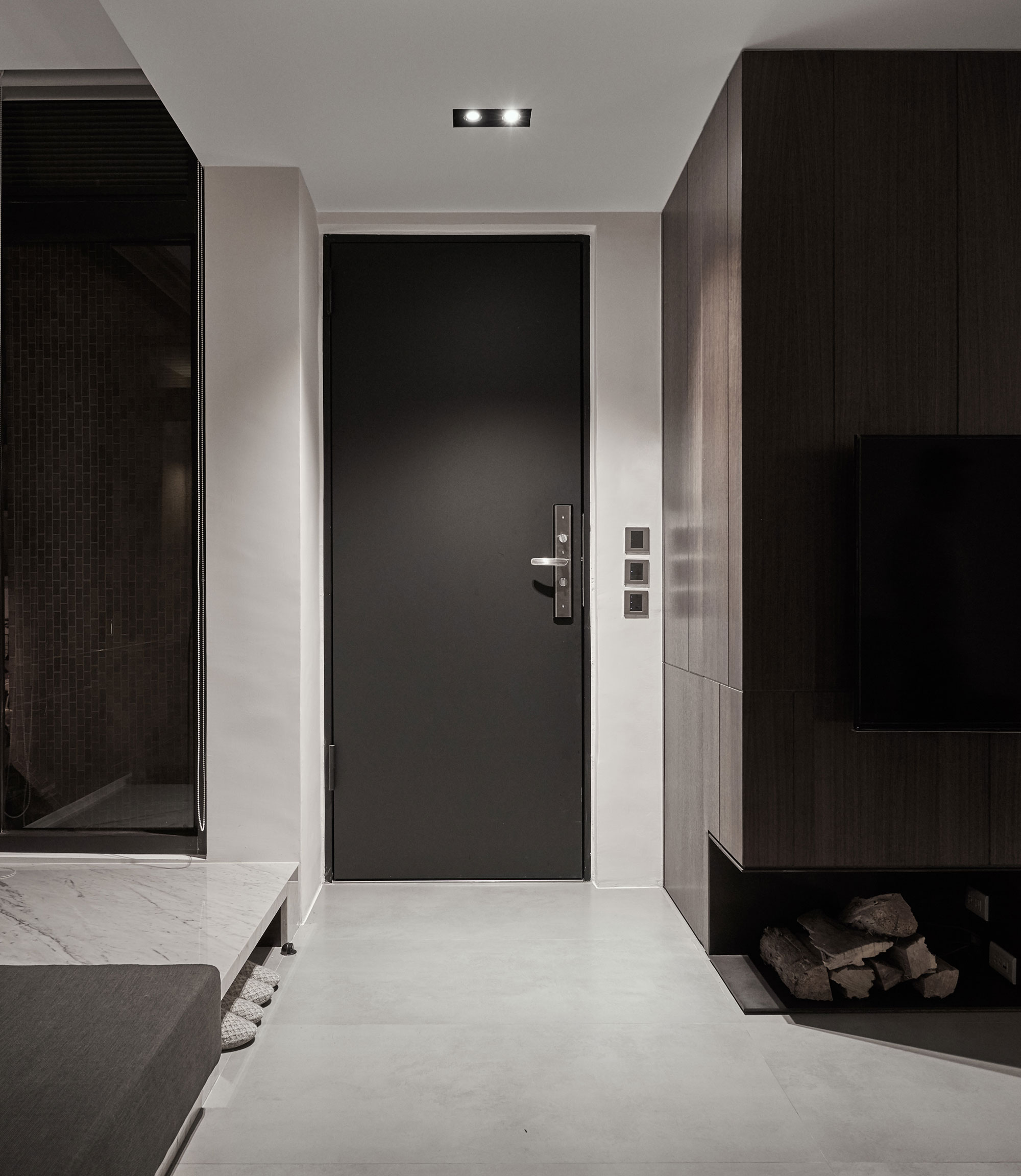 A Sophisticated Contemporary Home with Cozy and Warm Color Palette in Taichung by Z-AXIS DESIGN (4)