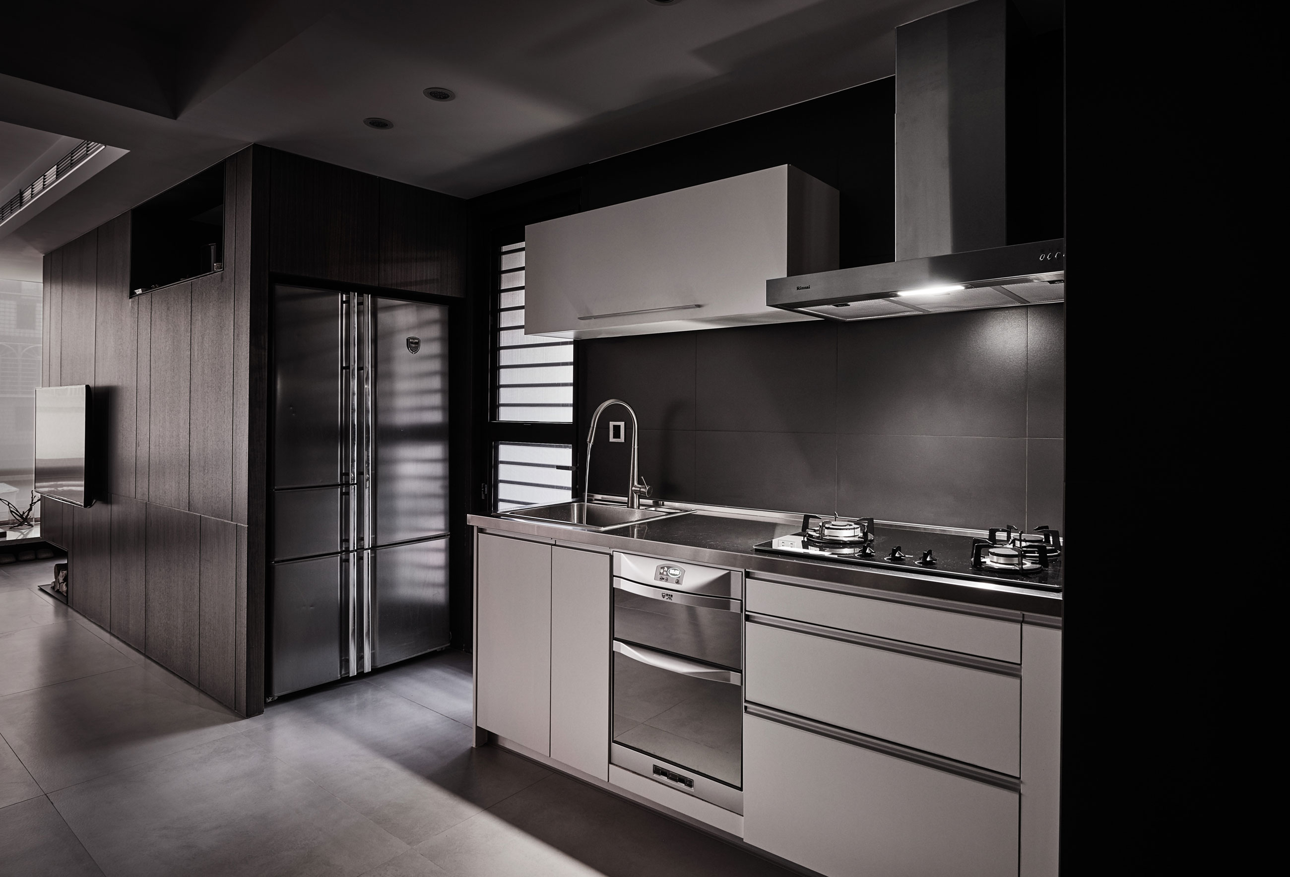 A Sophisticated Contemporary Home with Cozy and Warm Color Palette in Taichung by Z-AXIS DESIGN (9)