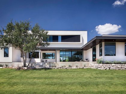 A Sophisticated Contemporary Home with Luxury Modern Interiors in Austin by Clark Richardson Architects (1)